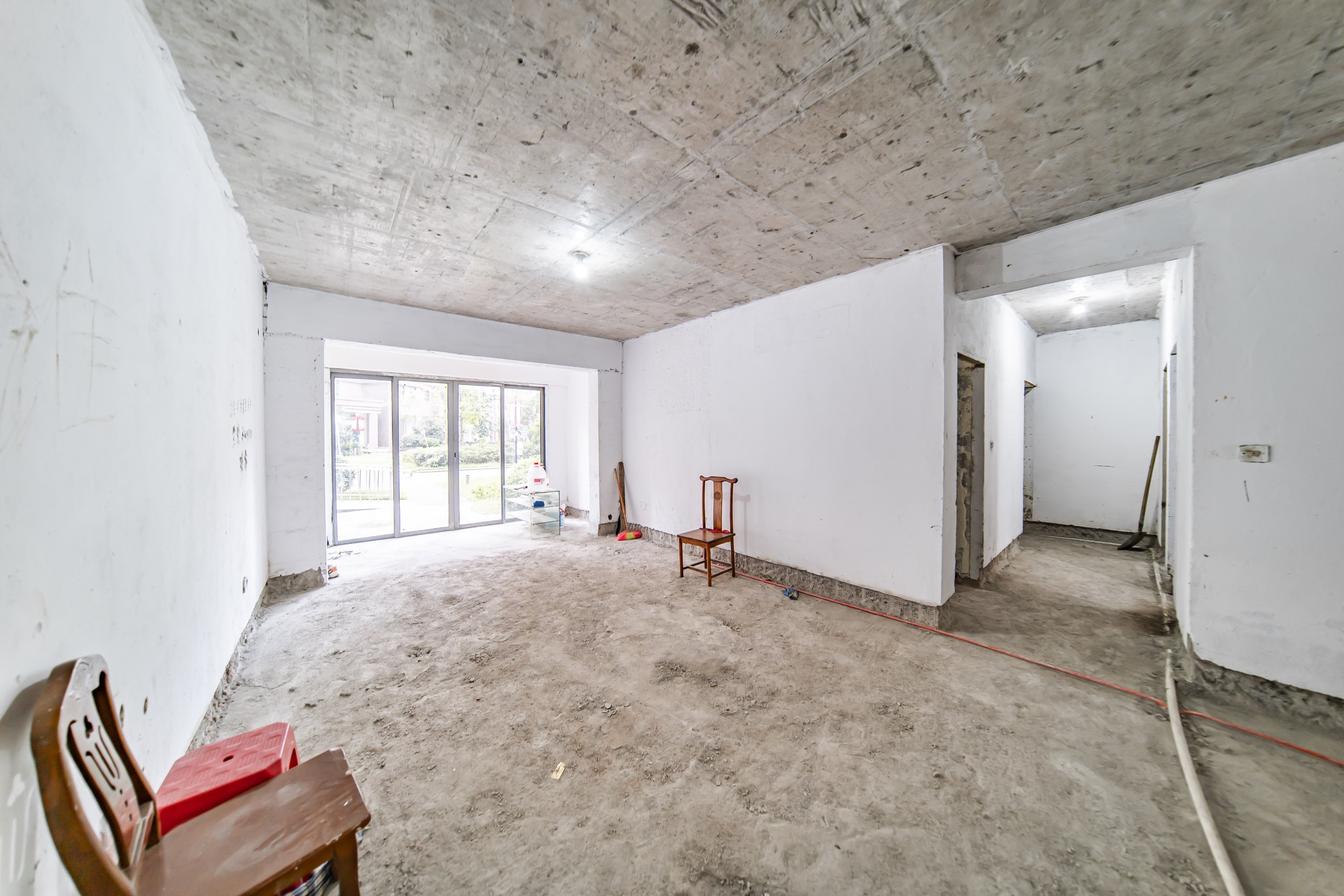 牛力家园  4室2厅2卫   112.00万客厅
