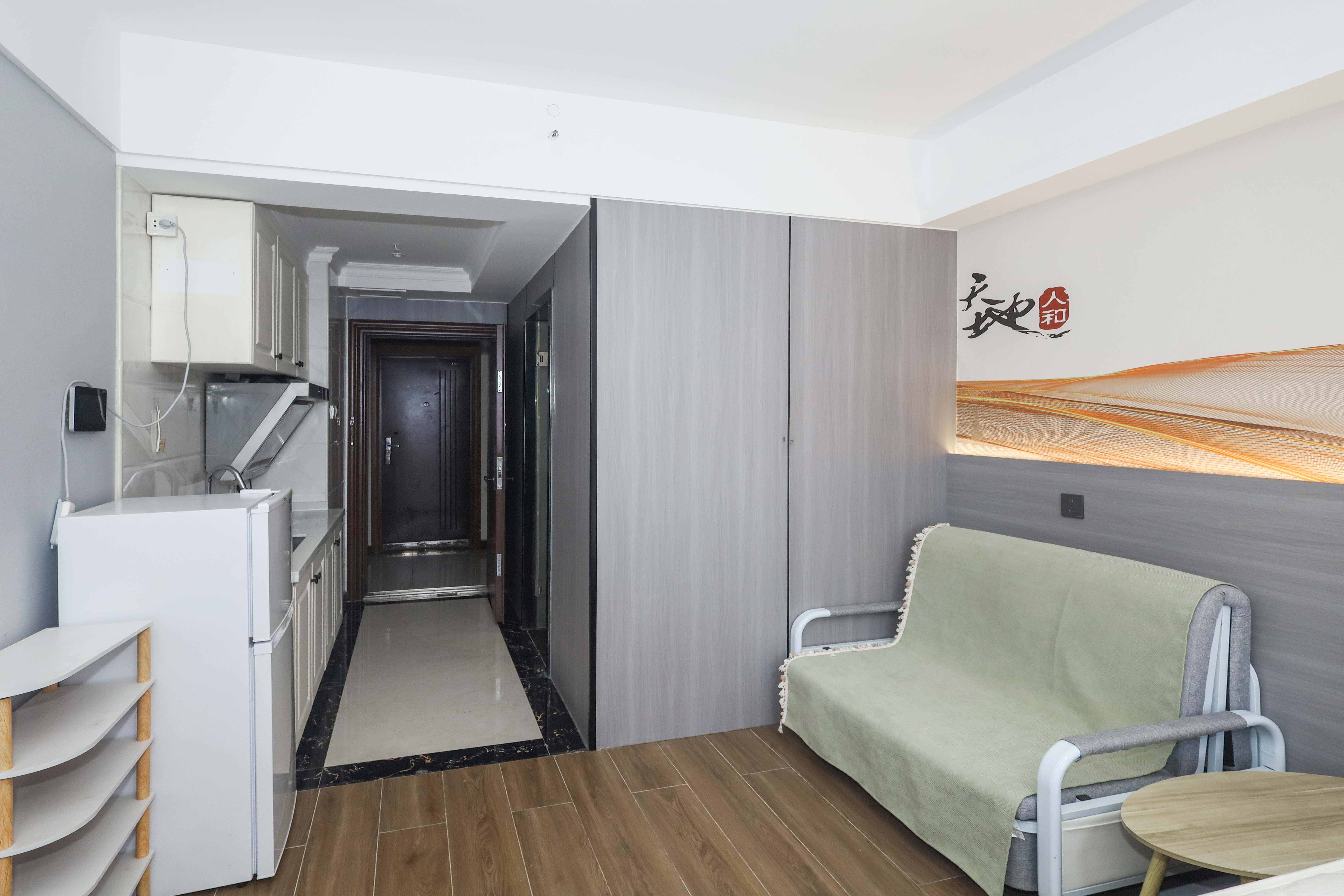 保利麓谷林语I区  1室1厅1卫    28.0万 保利麓谷林语I区  1室1厅1卫    28.0万客厅