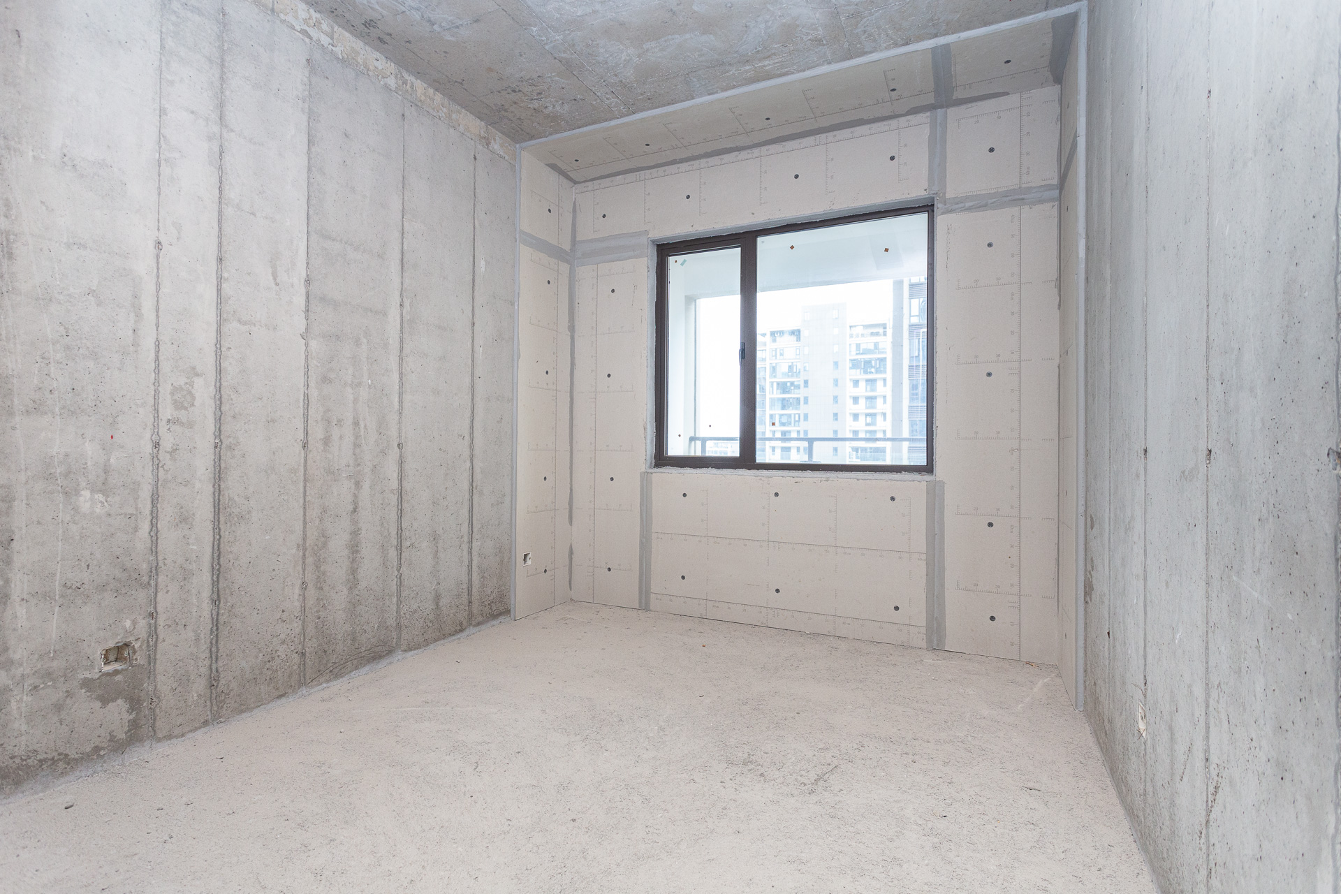 润和湘江天地E区  4室2厅3卫    235.0万 润和湘江天地E区  4室2厅3卫    235.0万卧室