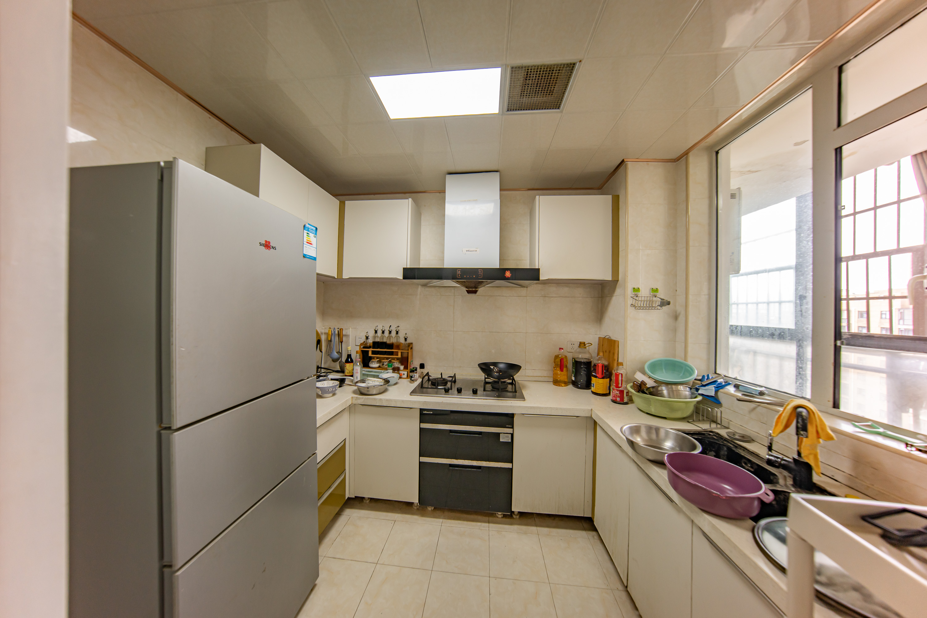 金鼎公园尚 3室2厅2卫 69.8万 金鼎公园尚 3室2厅2卫 69.8万厨房