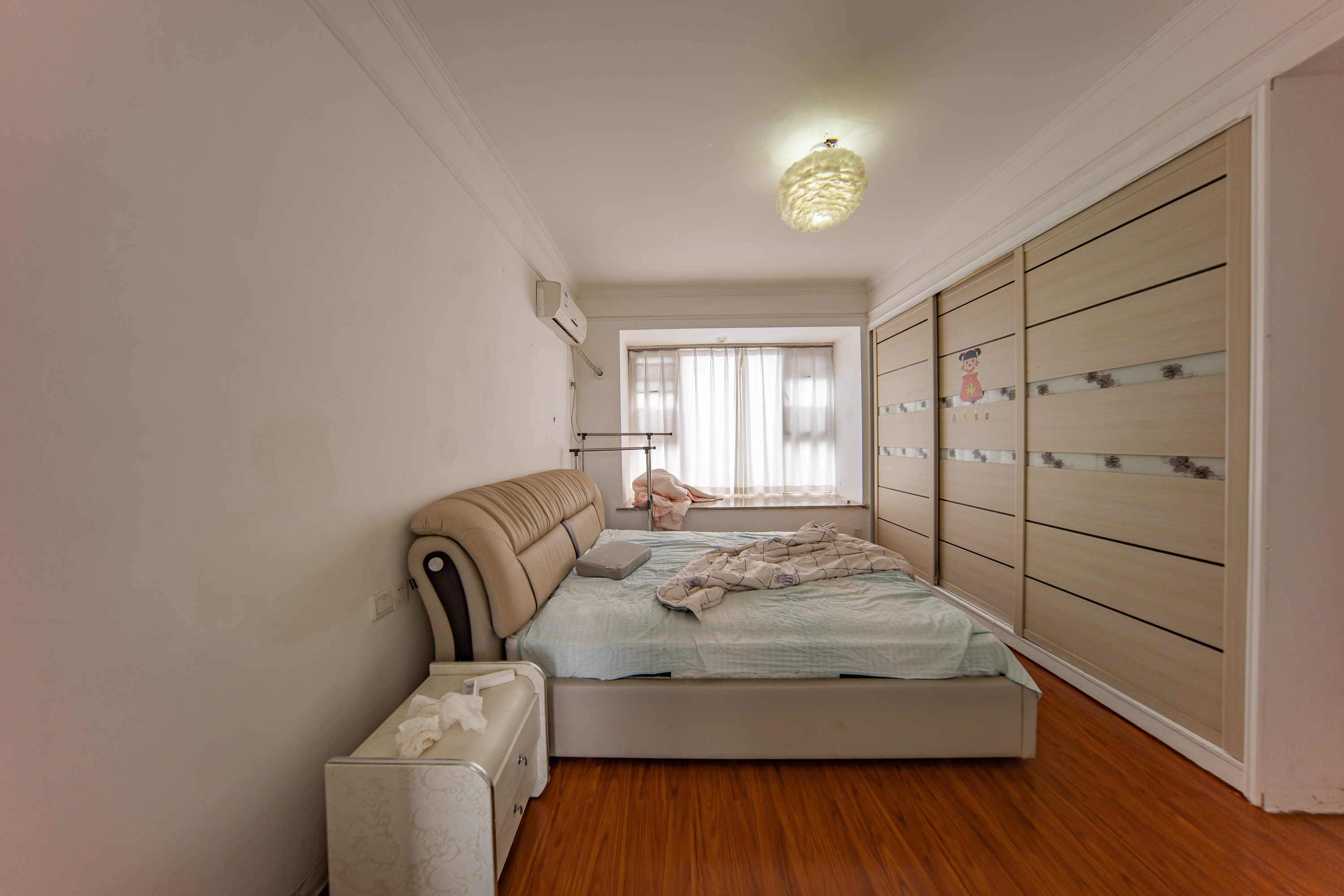 金鼎公园尚 3室2厅2卫 69.8万 金鼎公园尚 3室2厅2卫 69.8万卧室