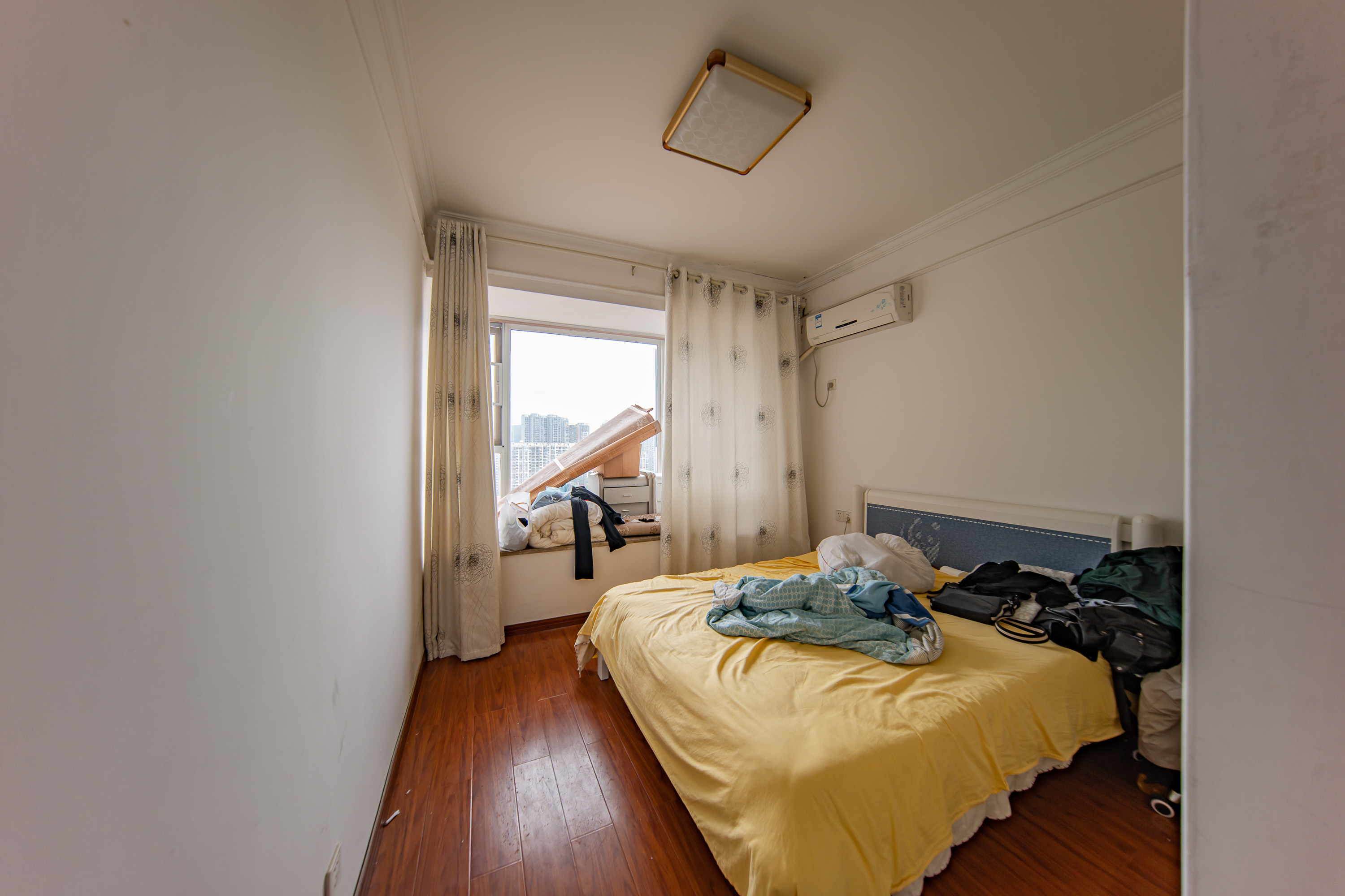 金鼎公园尚 3室2厅2卫 69.8万 金鼎公园尚 3室2厅2卫 69.8万卧室