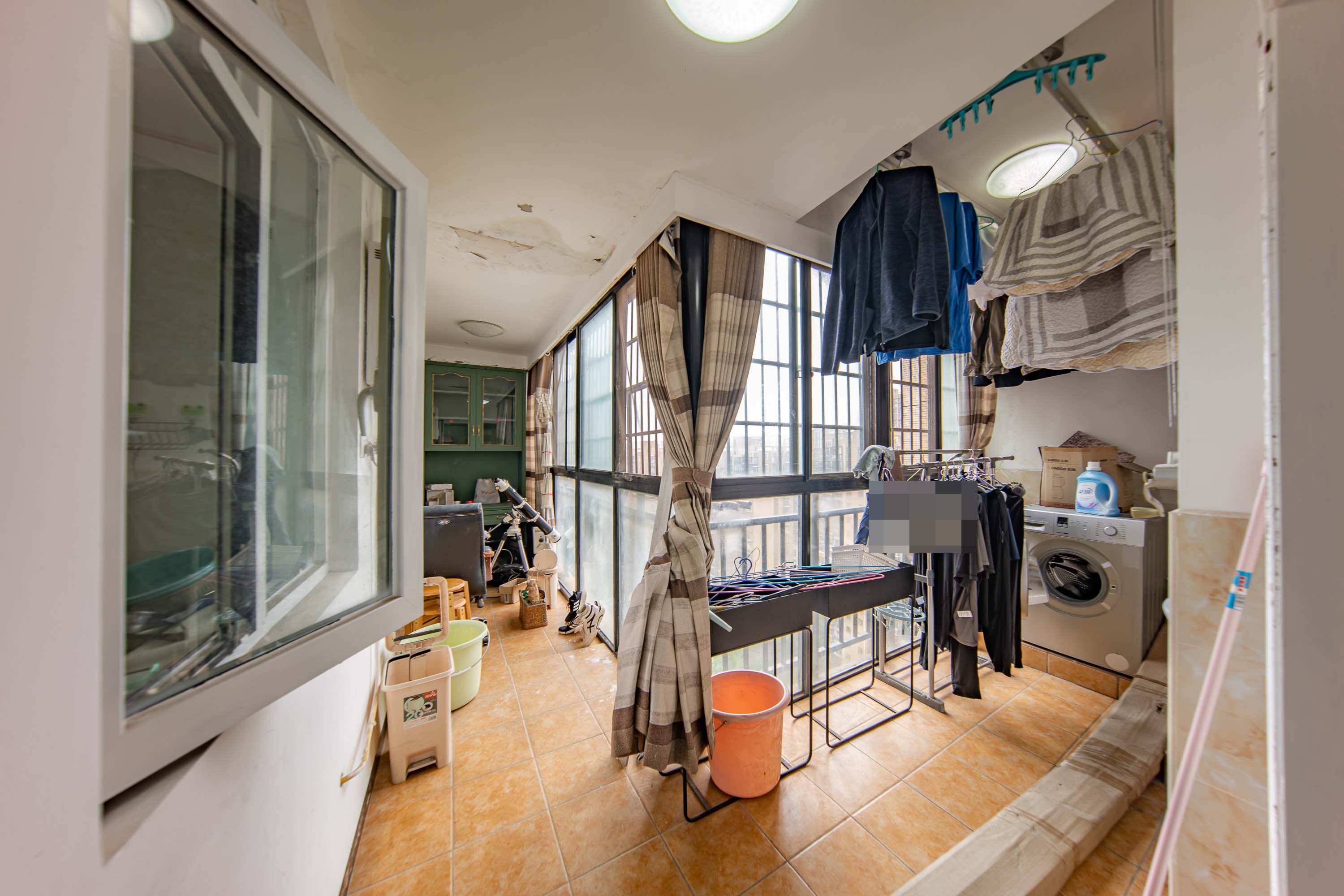 金鼎公园尚 3室2厅2卫 69.8万 金鼎公园尚 3室2厅2卫 69.8万阳台