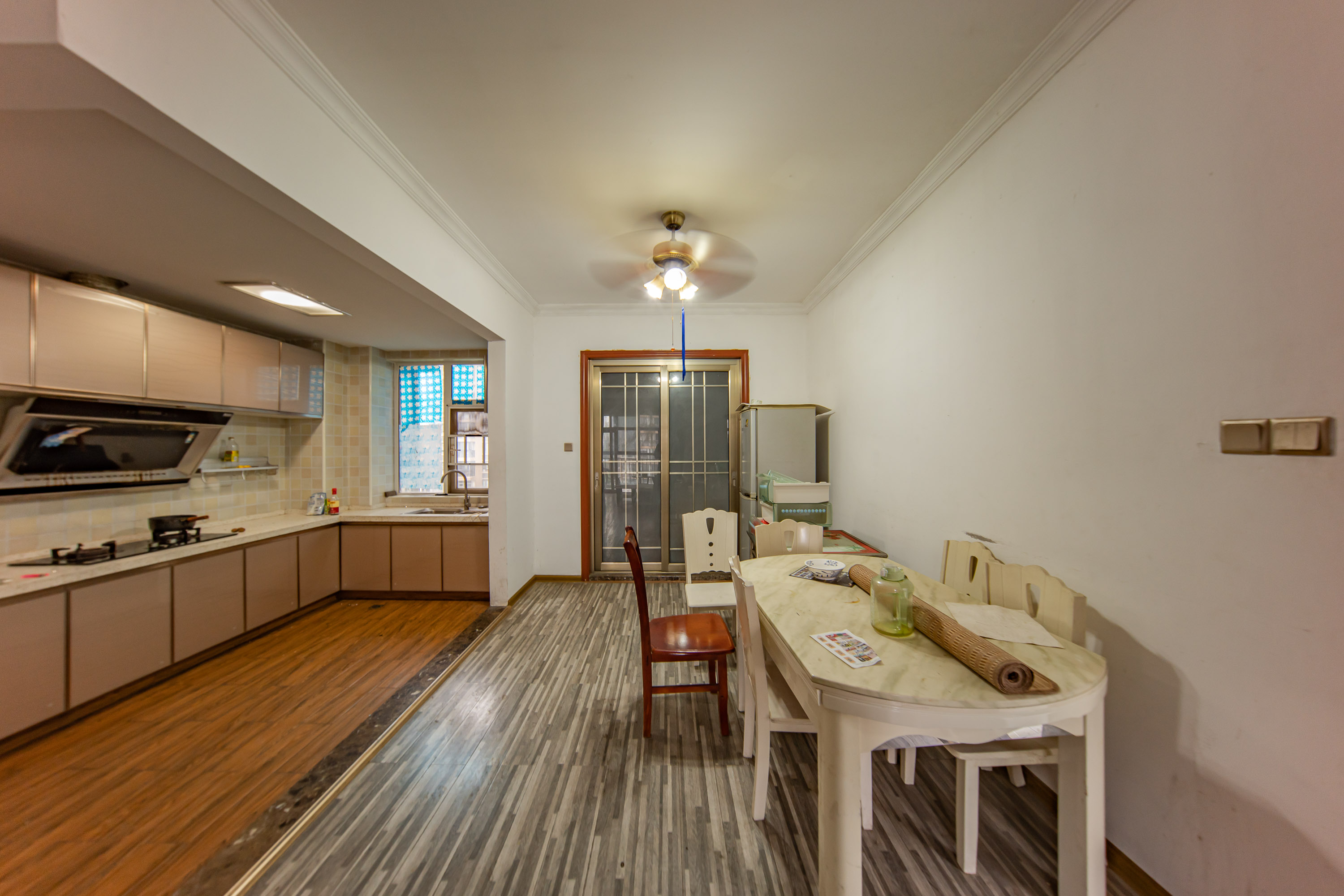 金鼎公园尚 4室2厅1卫 110.0万 金鼎公园尚 4室2厅1卫 110.0万客厅