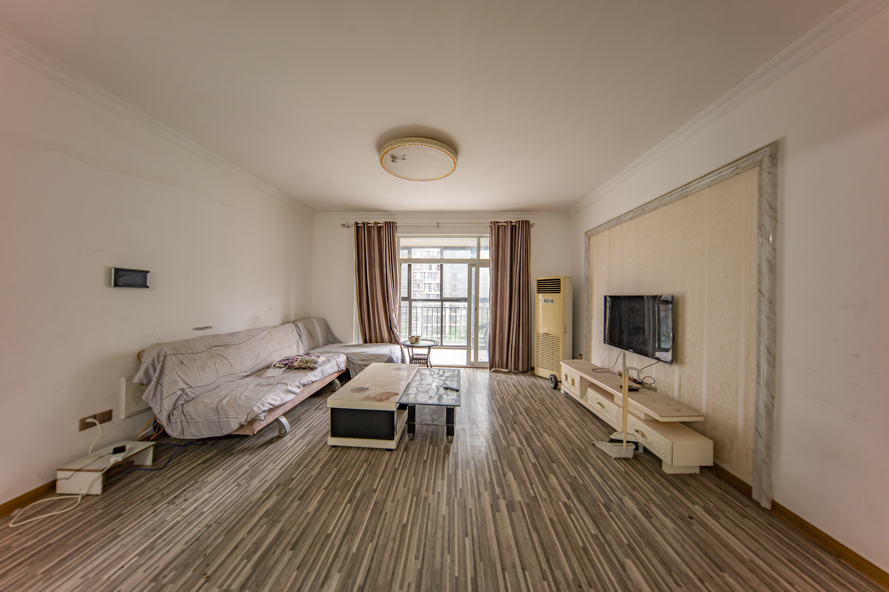 金鼎公园尚 4室2厅1卫 110.0万 金鼎公园尚 4室2厅1卫 110.0万客厅