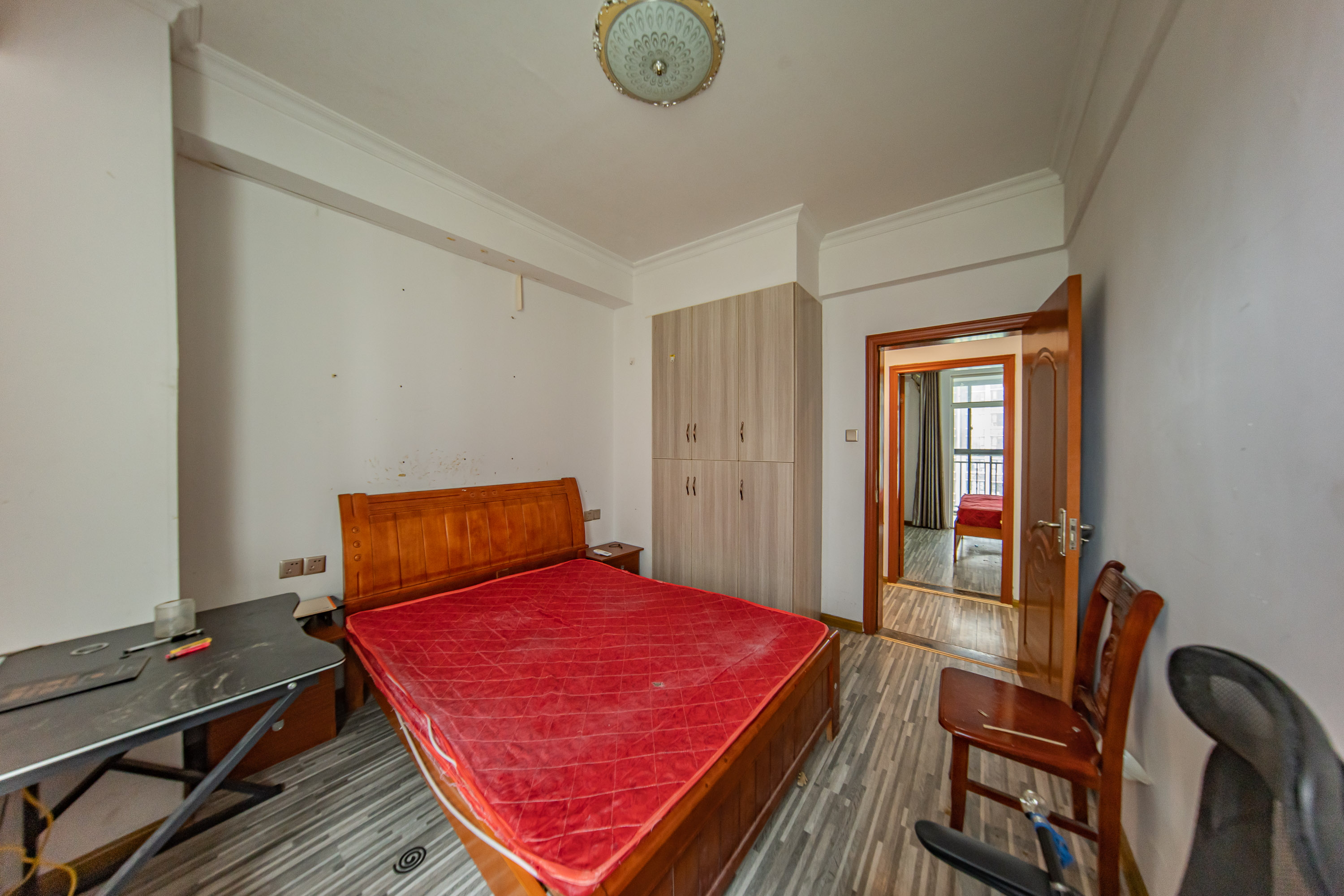 金鼎公园尚 4室2厅1卫 110.0万 金鼎公园尚 4室2厅1卫 110.0万卧室