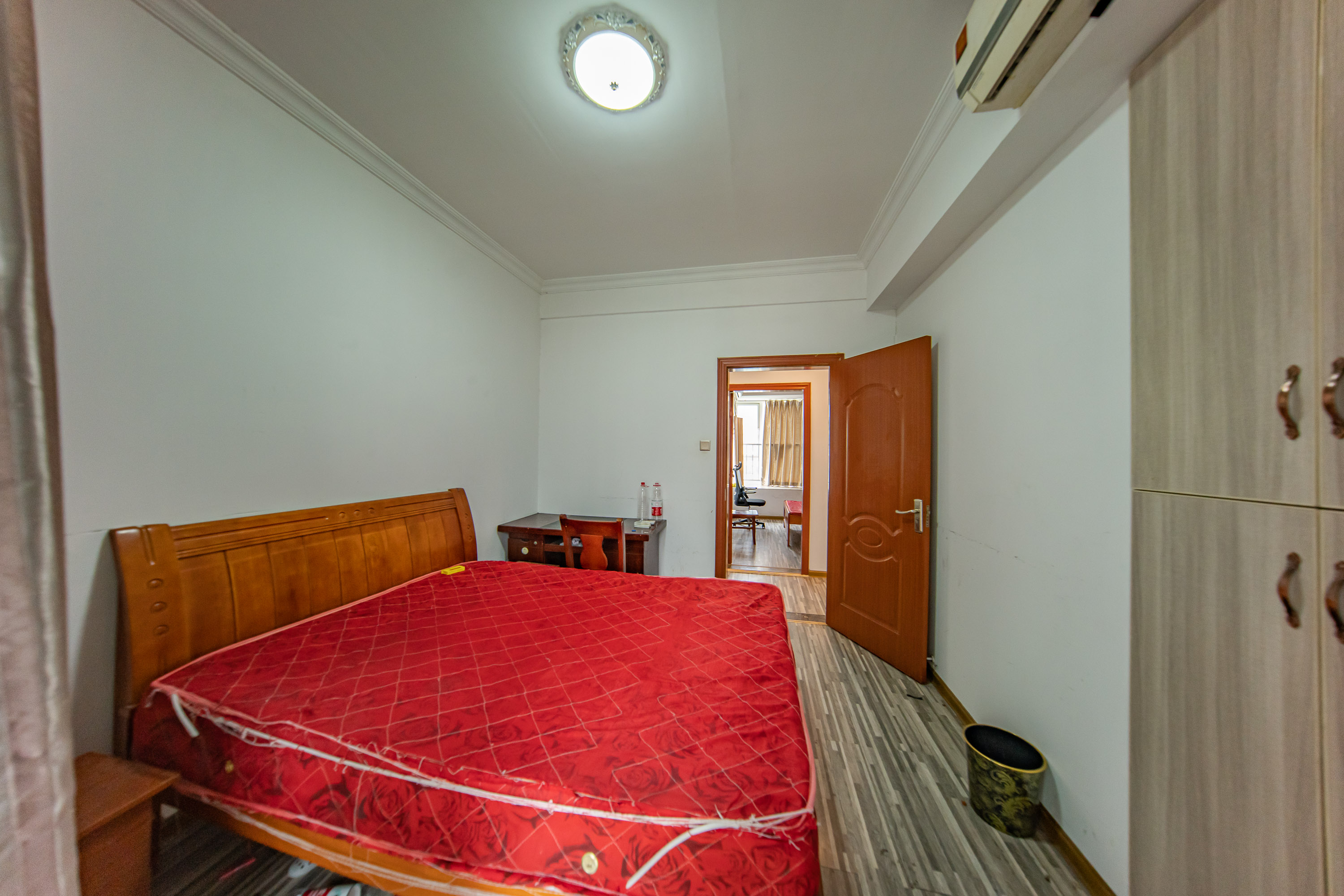 金鼎公园尚 4室2厅1卫 110.0万 金鼎公园尚 4室2厅1卫 110.0万卧室