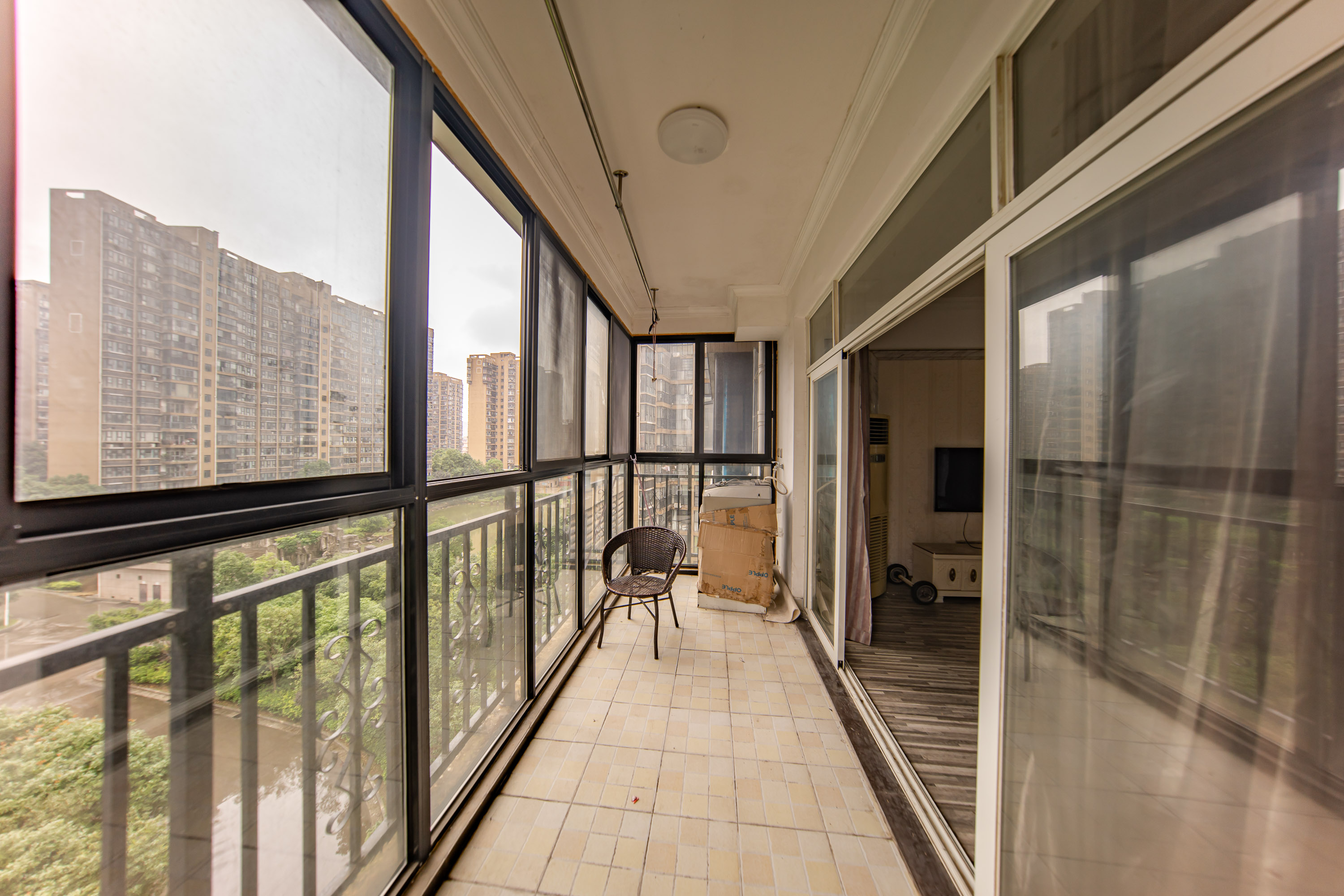 金鼎公园尚 4室2厅1卫 110.0万 金鼎公园尚 4室2厅1卫 110.0万阳台