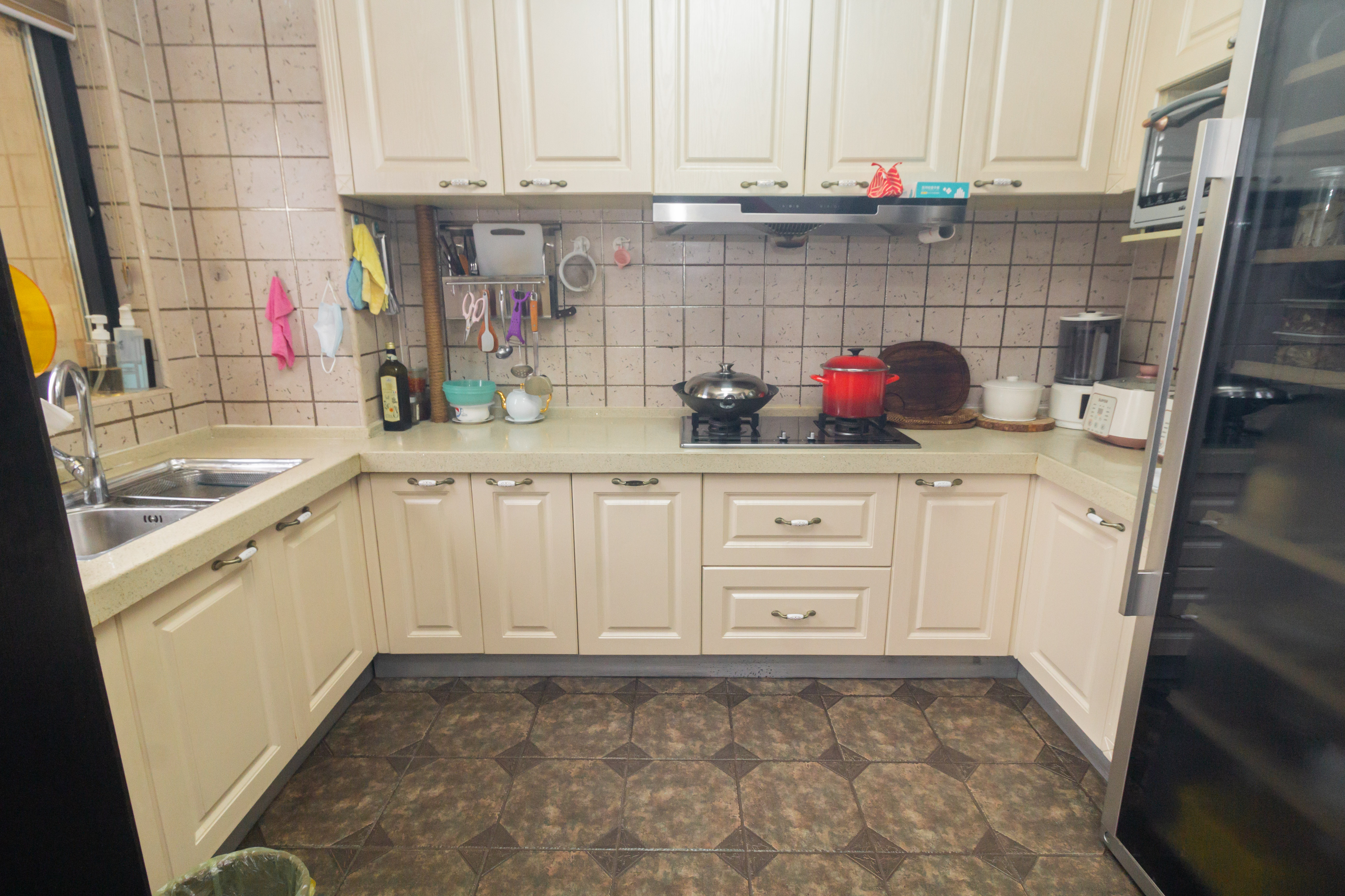 东岸城邦 3室2厅2卫 85.8万 东岸城邦 3室2厅2卫 85.8万厨房