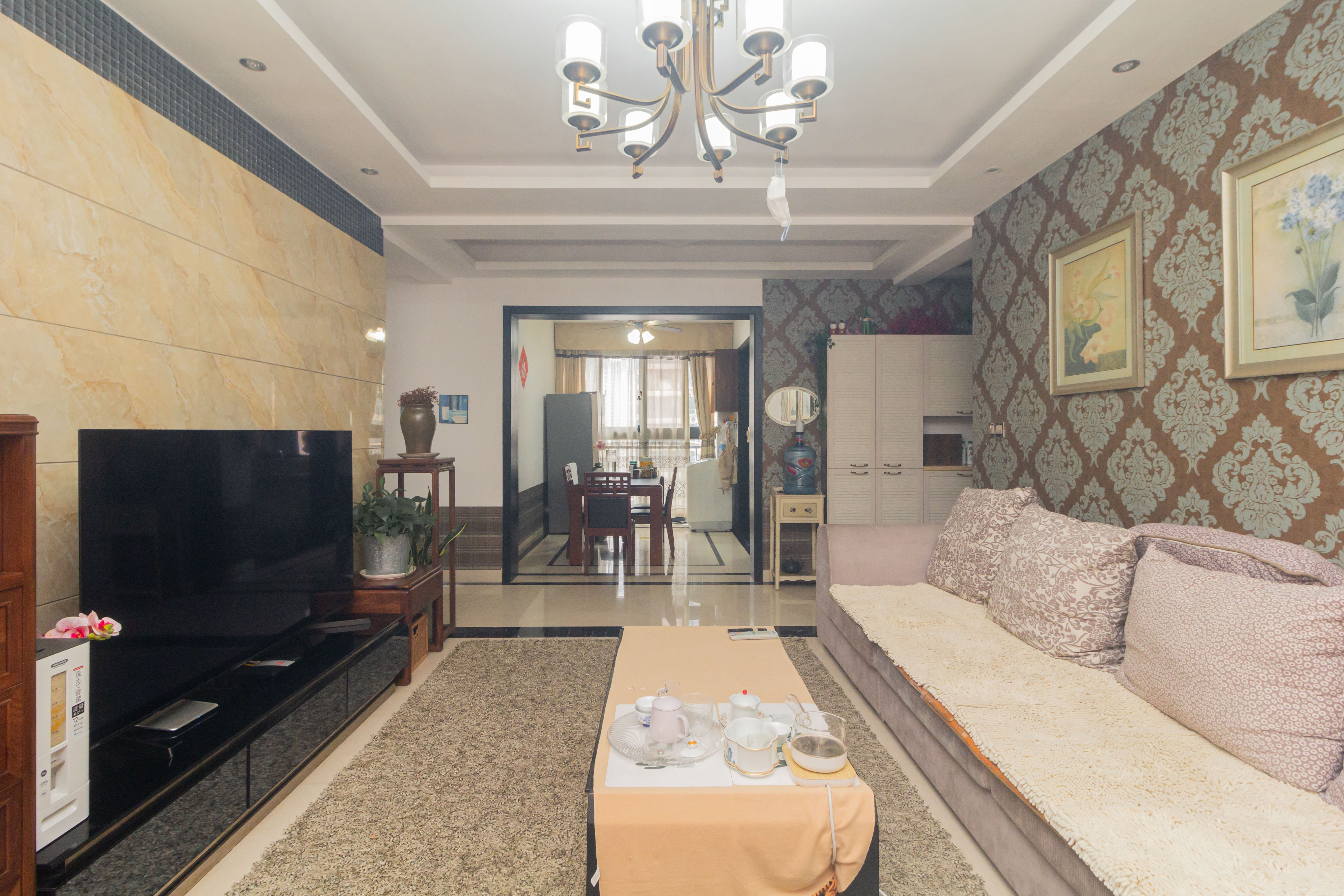 东岸城邦 3室2厅2卫 85.8万 东岸城邦 3室2厅2卫 85.8万客厅