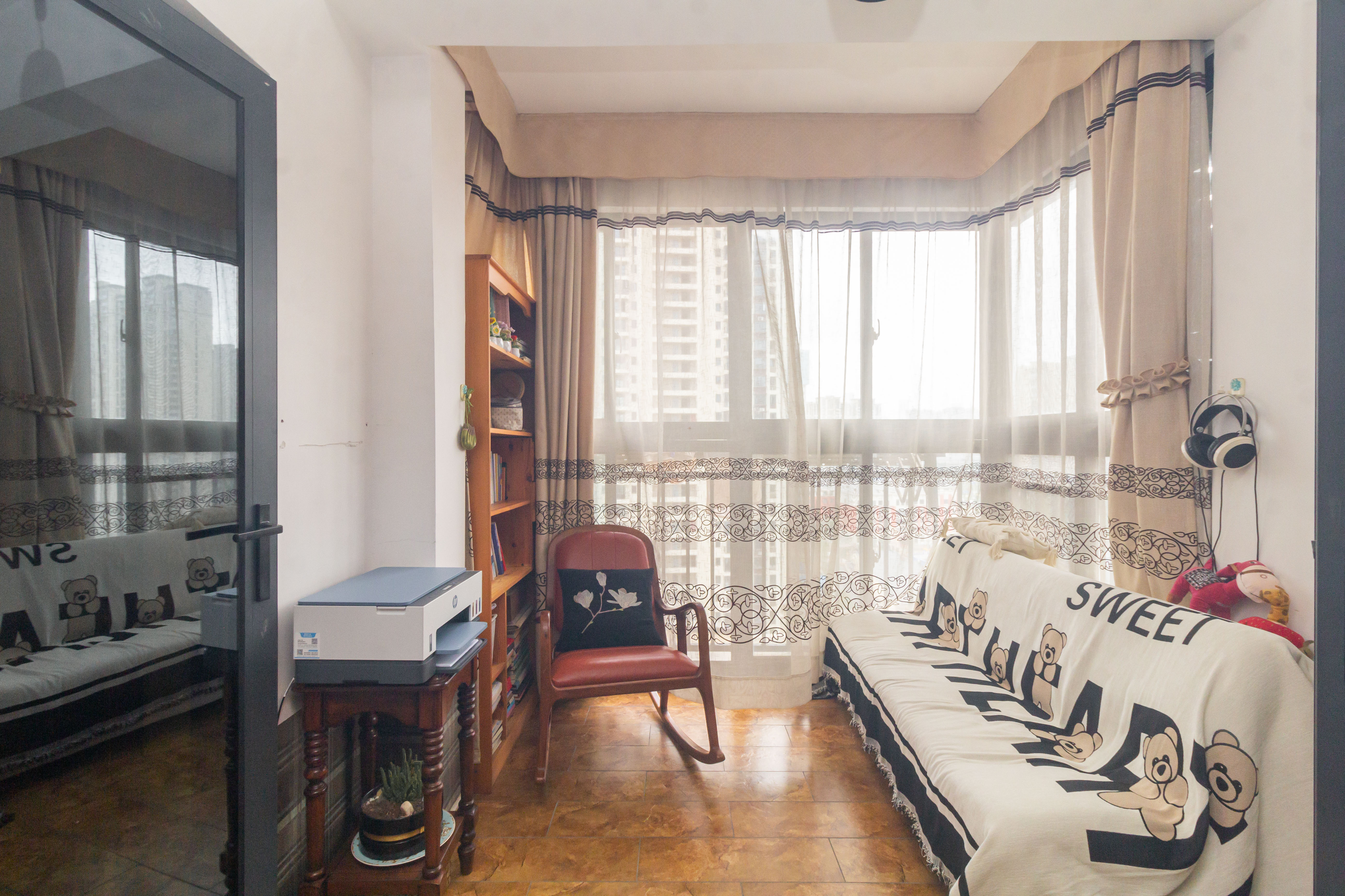 东岸城邦 3室2厅2卫 85.8万 东岸城邦 3室2厅2卫 85.8万卧室