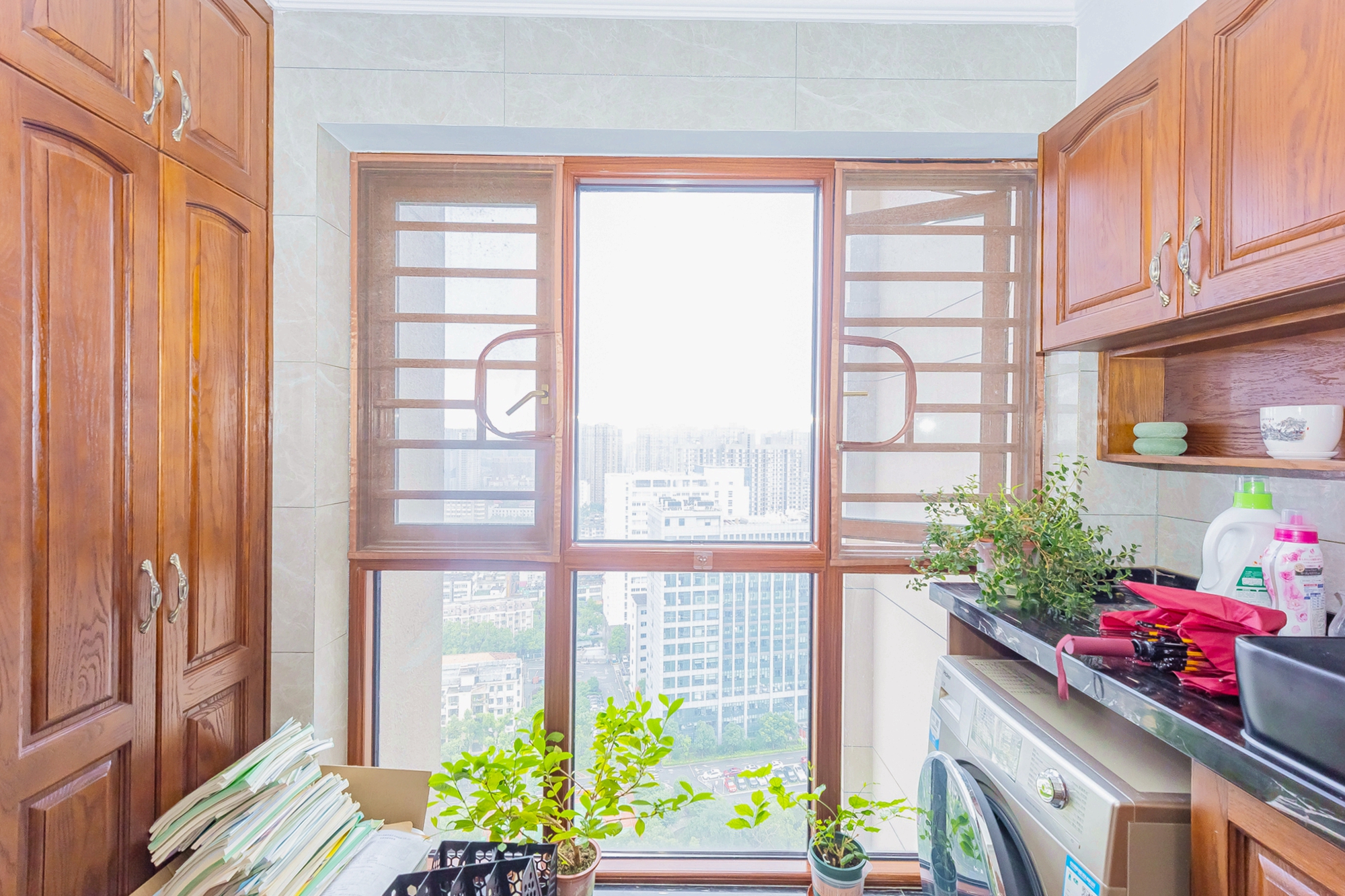 建发中央公园（建发美地）  3室2厅2卫   232.00万阳台