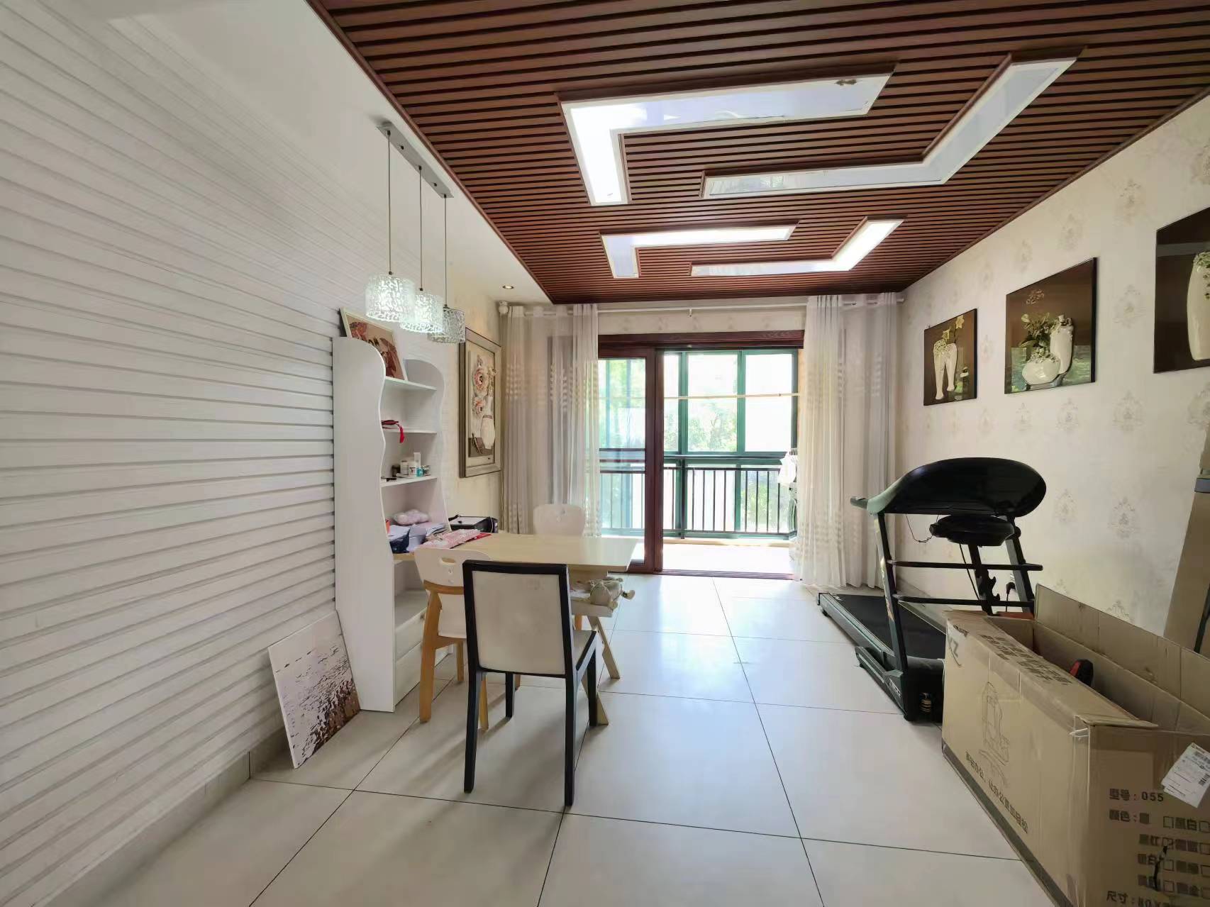 经世皇城 4室2厅1卫 93.0万 经世皇城 4室2厅1卫 93.0万室内图