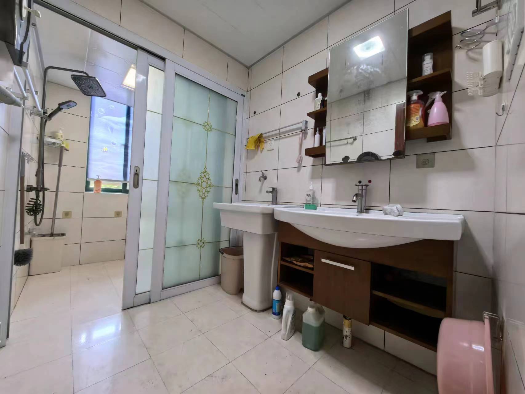 经世皇城 4室2厅1卫 93.0万 经世皇城 4室2厅1卫 93.0万室内图