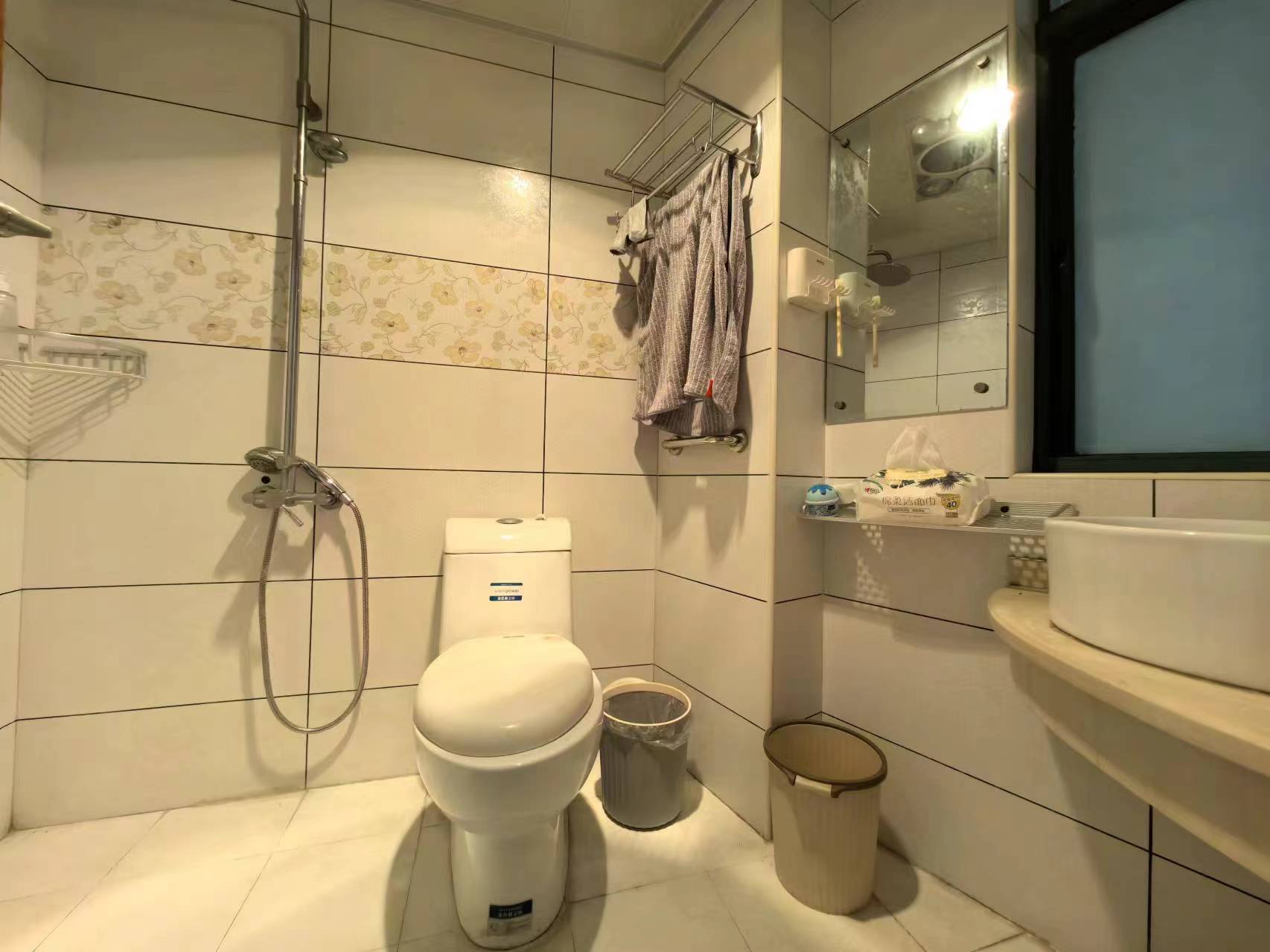 经世皇城 4室2厅1卫 93.0万 经世皇城 4室2厅1卫 93.0万室内图