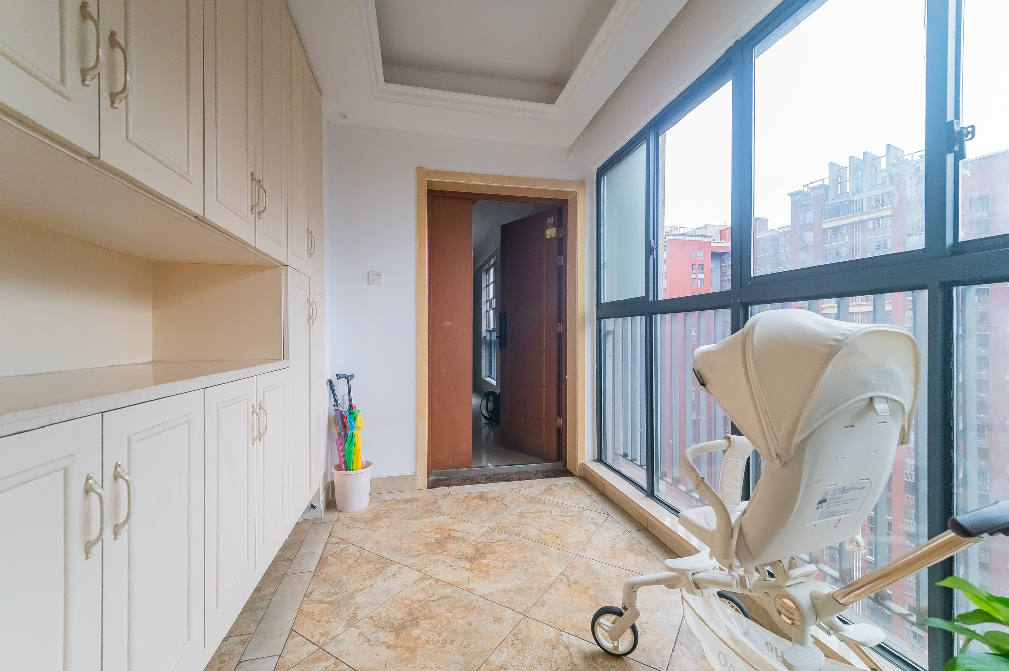 华润凤凰城二期  4室2厅1卫    138.0万其他