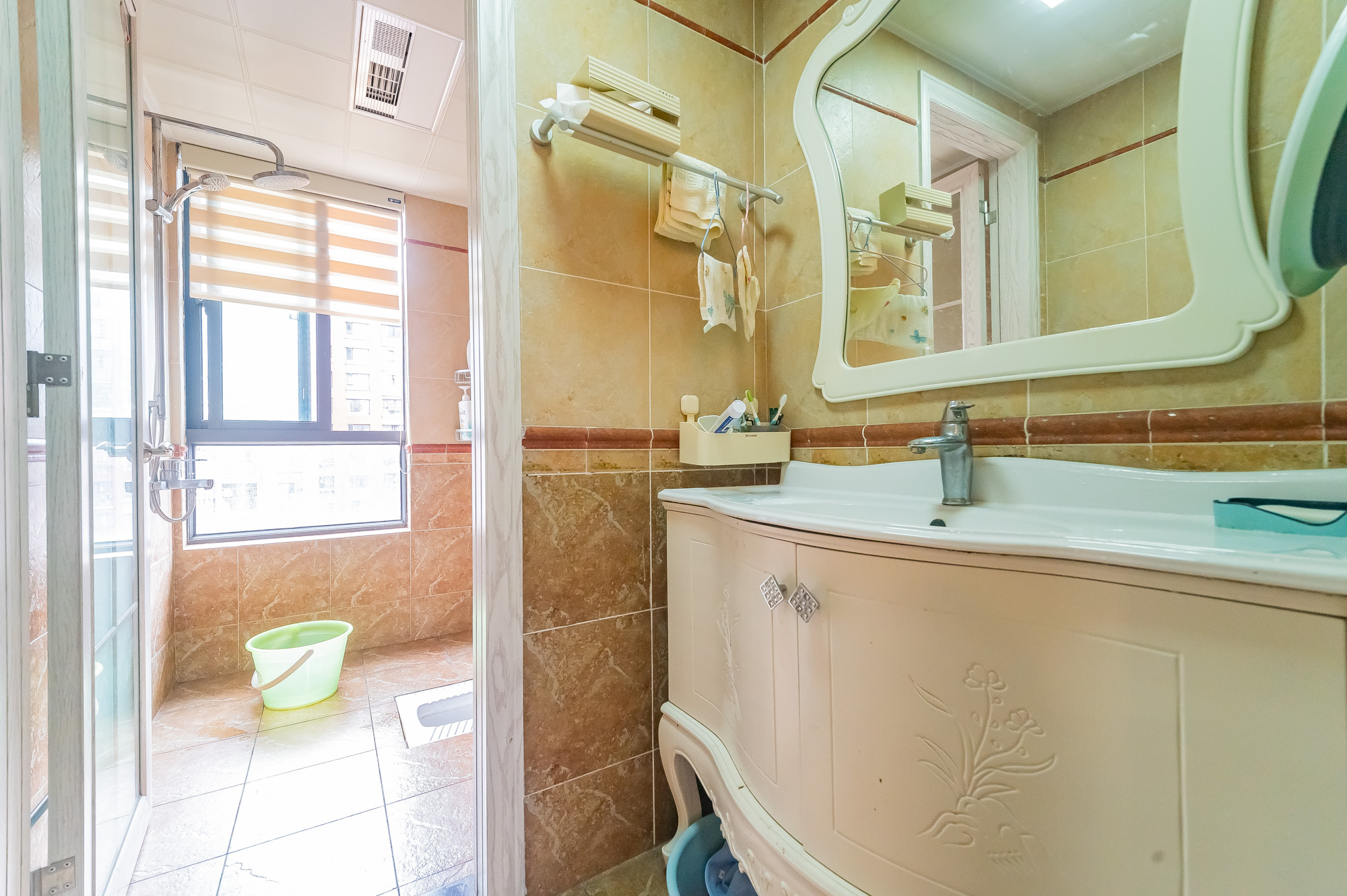 华润凤凰城二期 4室2厅1卫 138.0万 华润凤凰城二期 4室2厅1卫 138.0万卫生间