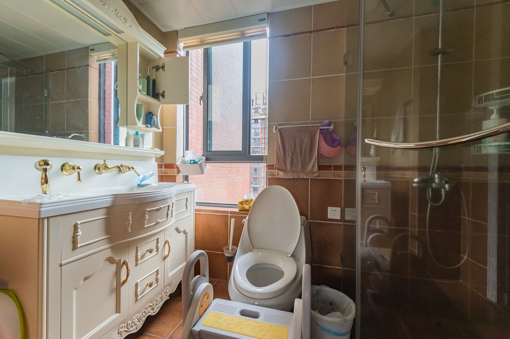 华润凤凰城二期  4室2厅1卫    138.0万卫生间