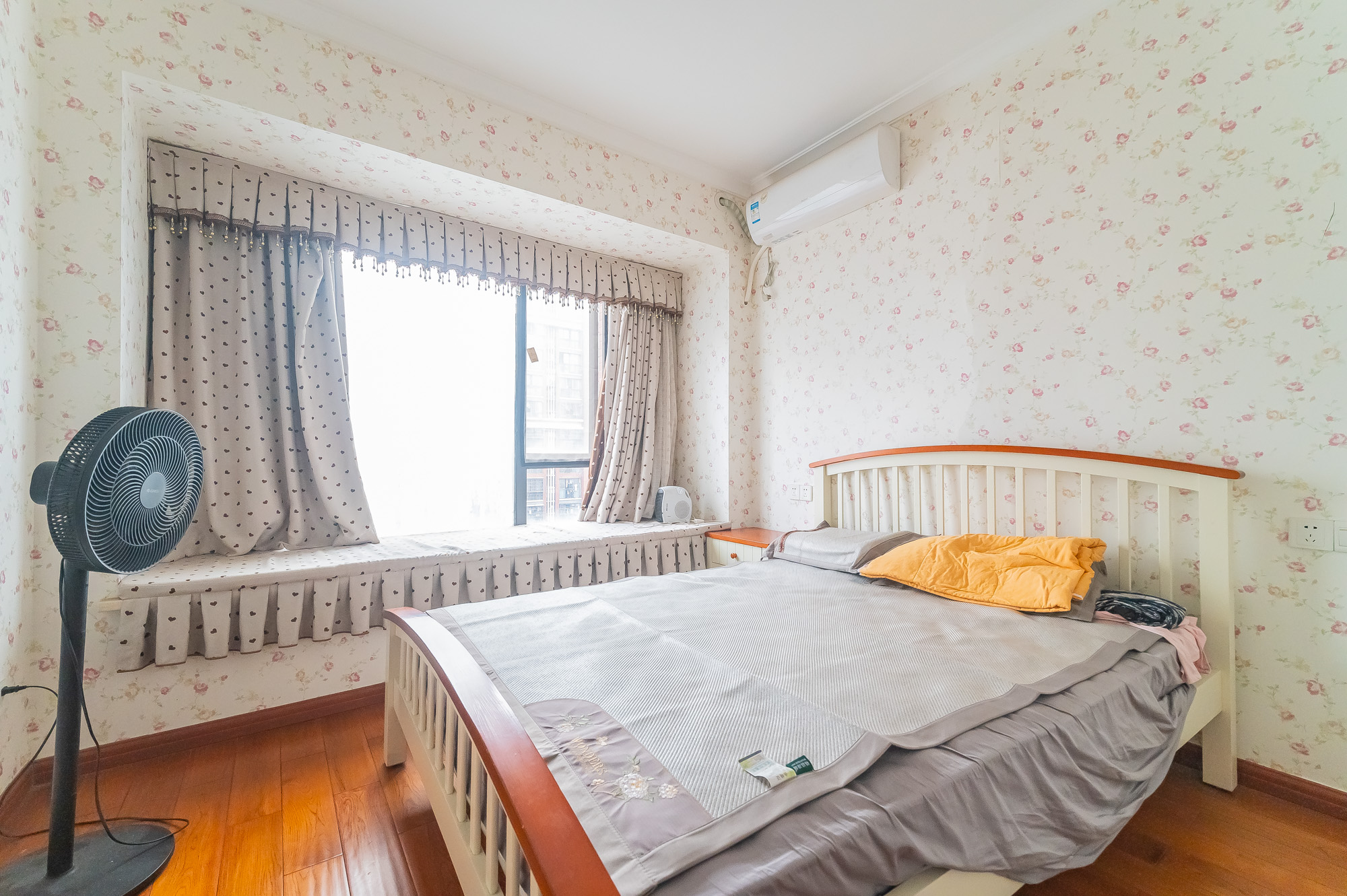 华润凤凰城二期 4室2厅1卫 138.0万 华润凤凰城二期 4室2厅1卫 138.0万卧室