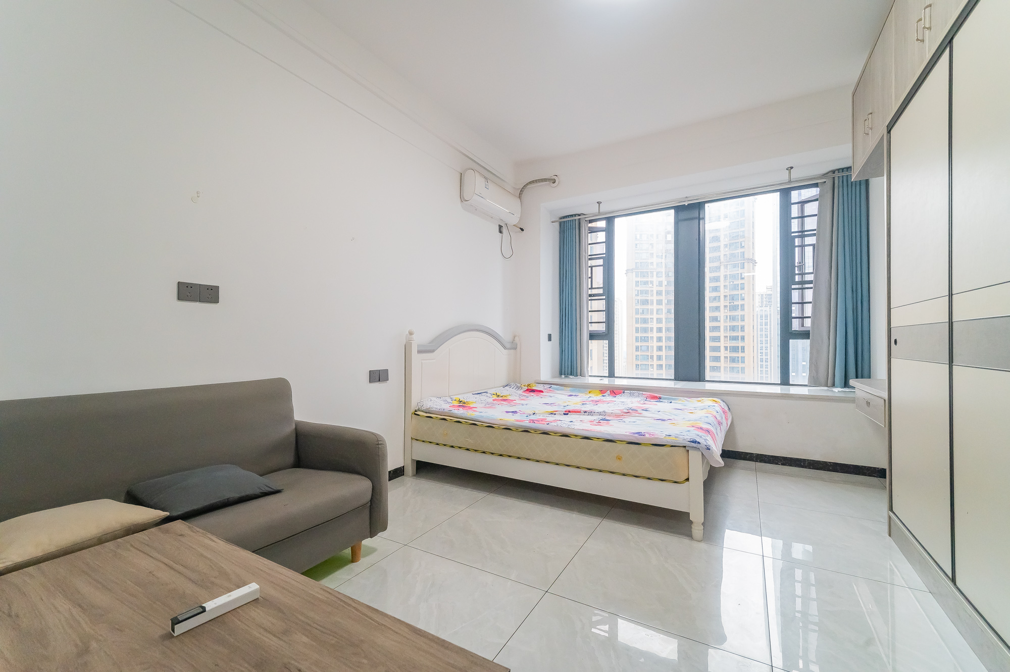 中建悦和城  1室1厅1卫    32.7万 中建悦和城  1室1厅1卫    32.7万客厅