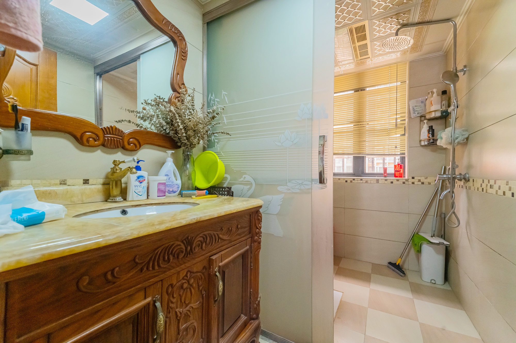 深业睿城  4室2厅2卫    128.0万 深业睿城  4室2厅2卫    128.0万卫生间