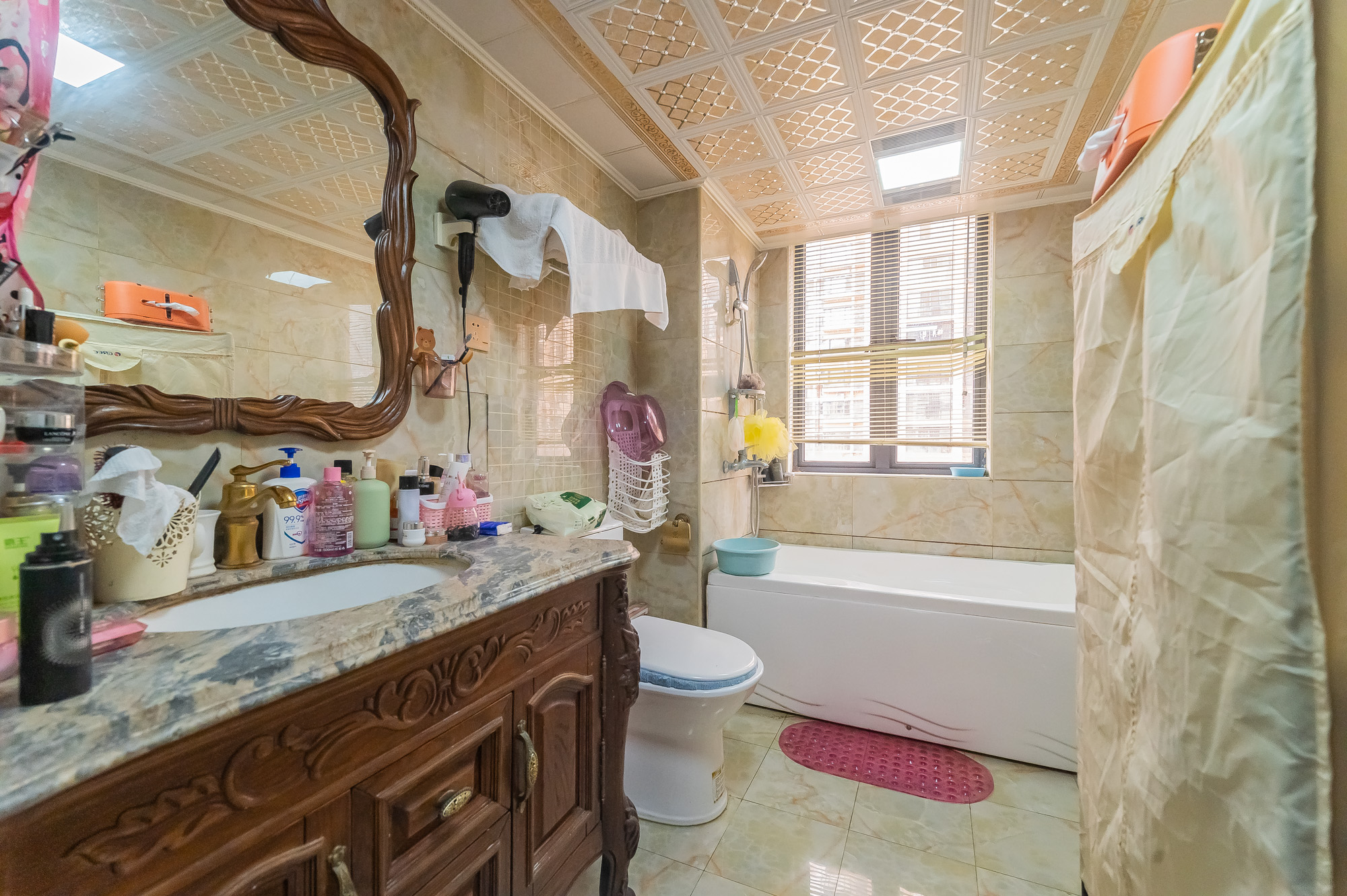 深业睿城  4室2厅2卫    128.0万 深业睿城  4室2厅2卫    128.0万卫生间