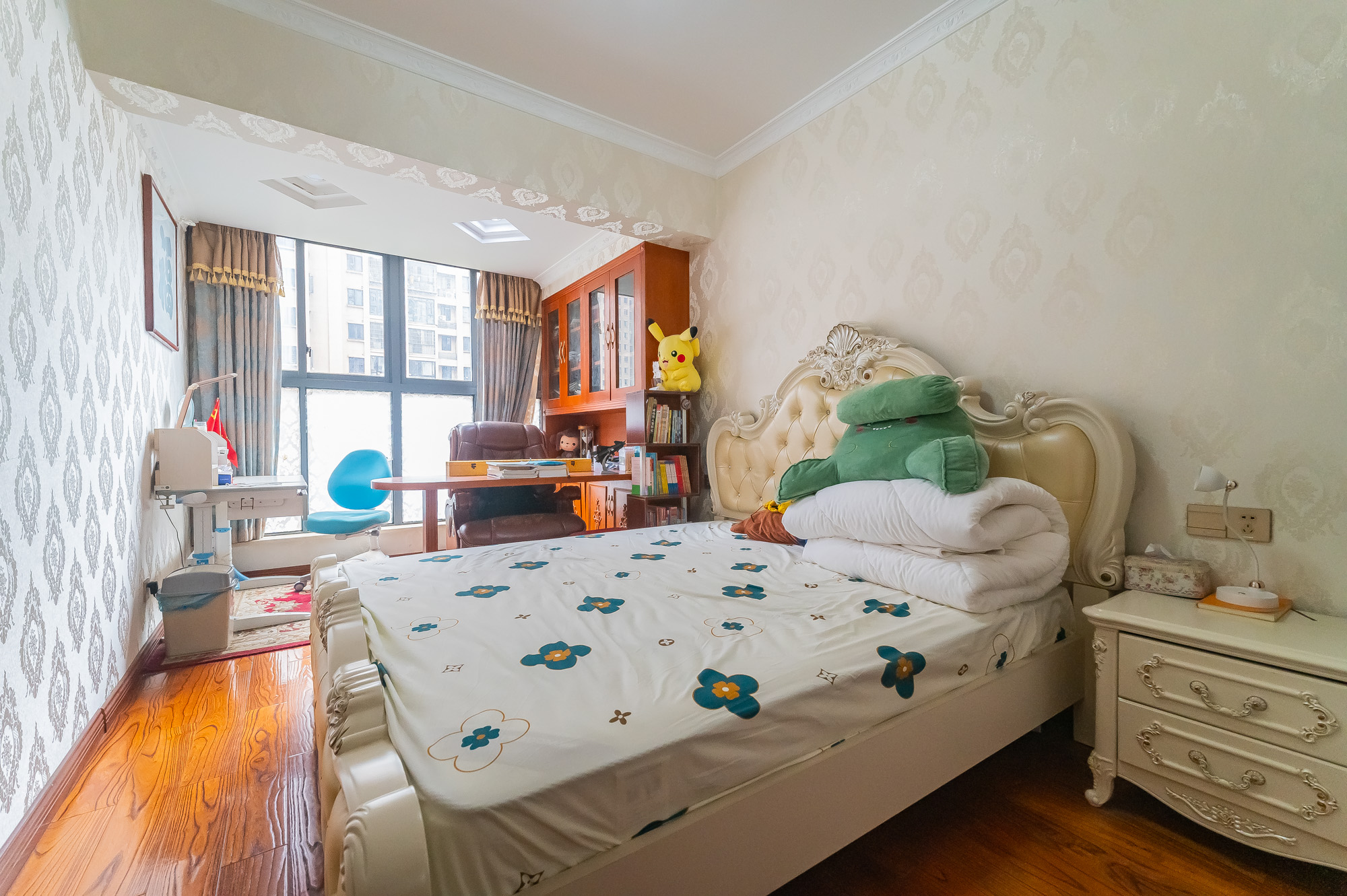 深业睿城  4室2厅2卫    128.0万 深业睿城  4室2厅2卫    128.0万卧室