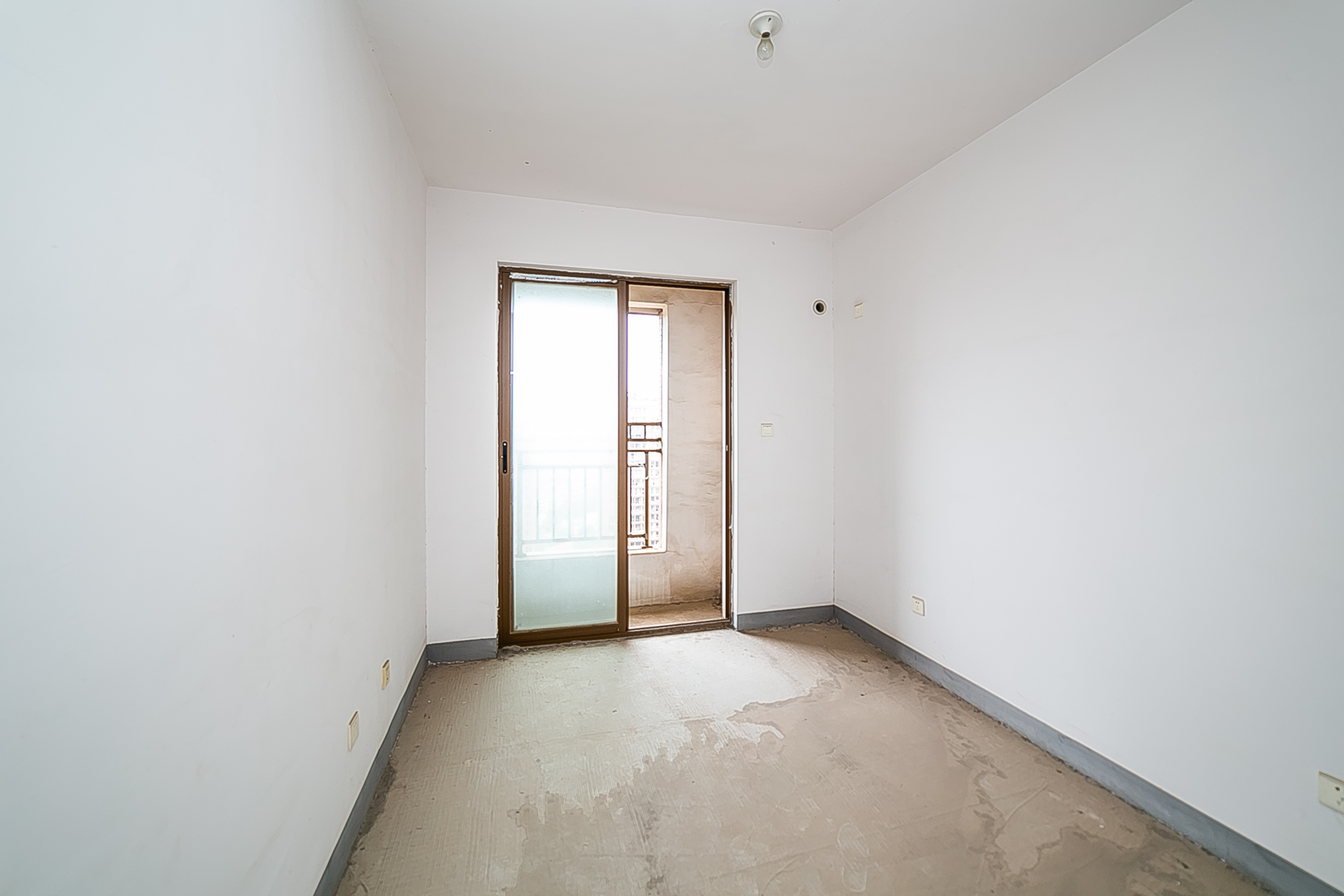 第六都(陆都小区)  4室2厅2卫    240.0万 第六都(陆都小区)  4室2厅2卫    240.0万卧室