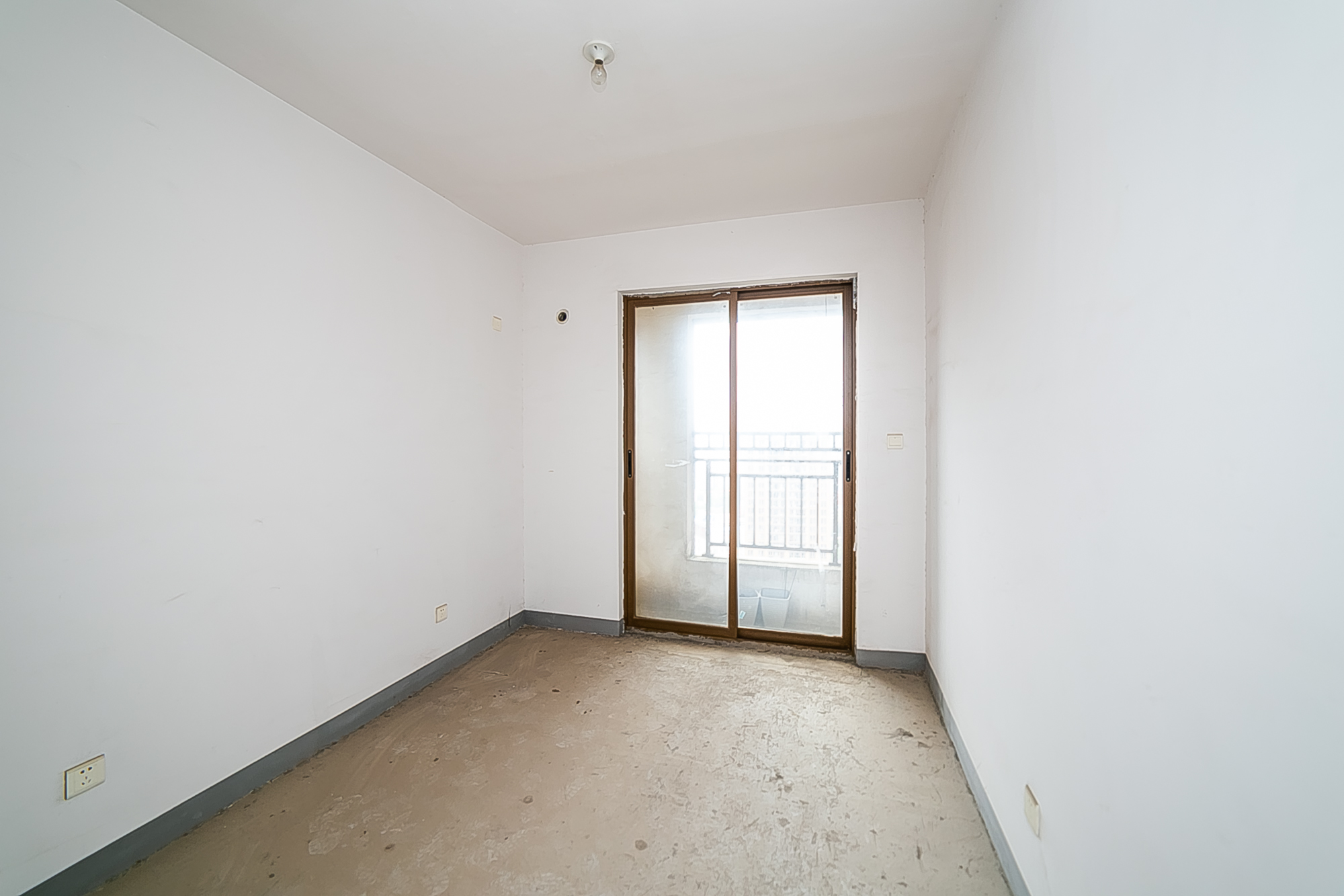 第六都(陆都小区)  4室2厅2卫    240.0万 第六都(陆都小区)  4室2厅2卫    240.0万卧室