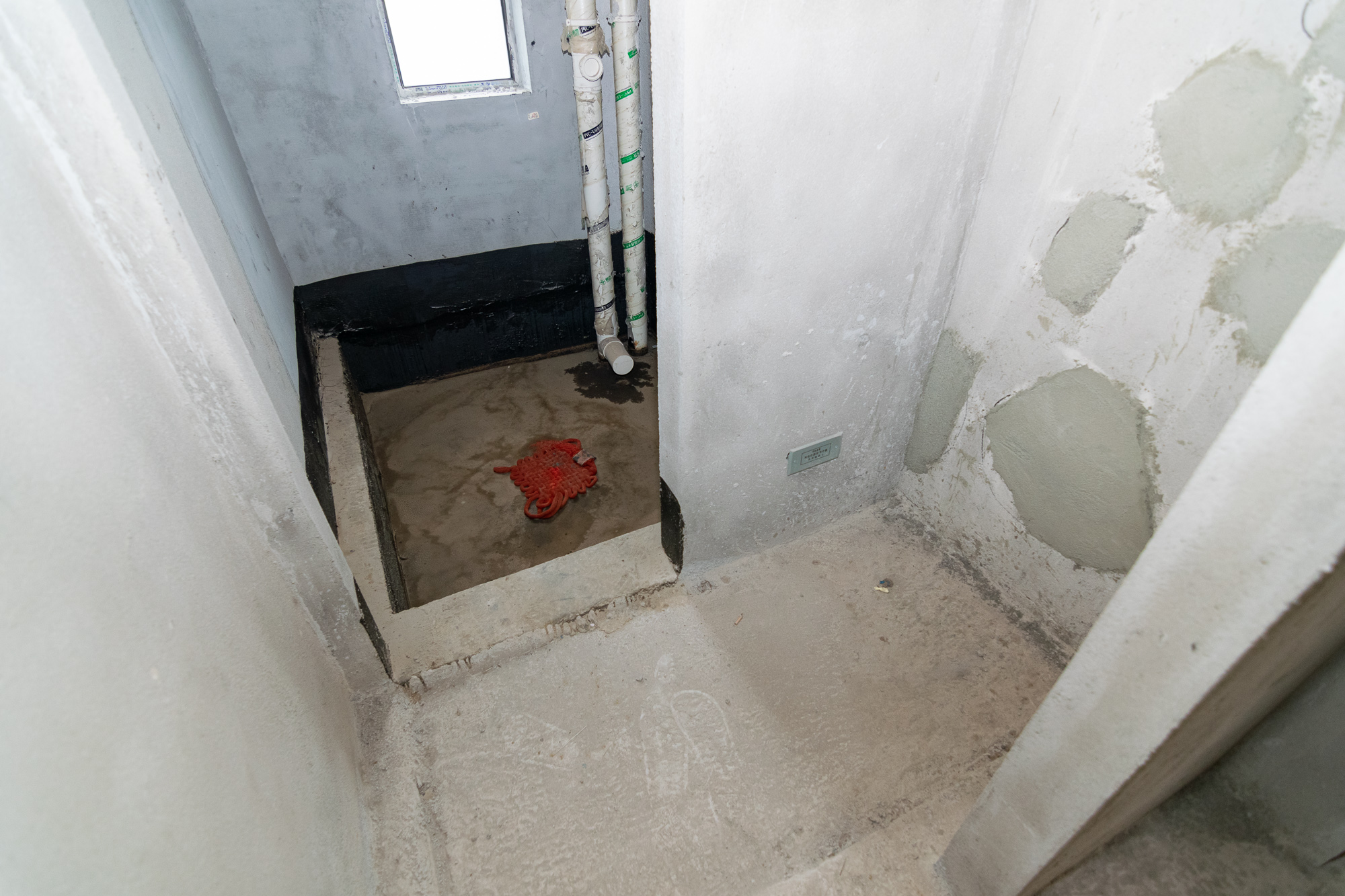 鸿海公园里 4室2厅2卫 66.0万 鸿海公园里 4室2厅2卫 66.0万卫生间