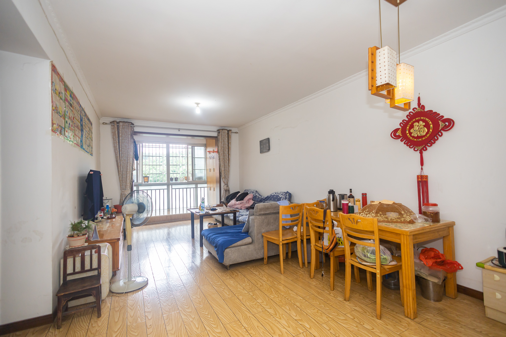 卧龙居国际村 2室2厅1卫 48.0万 卧龙居国际村 2室2厅1卫 48.0万客厅