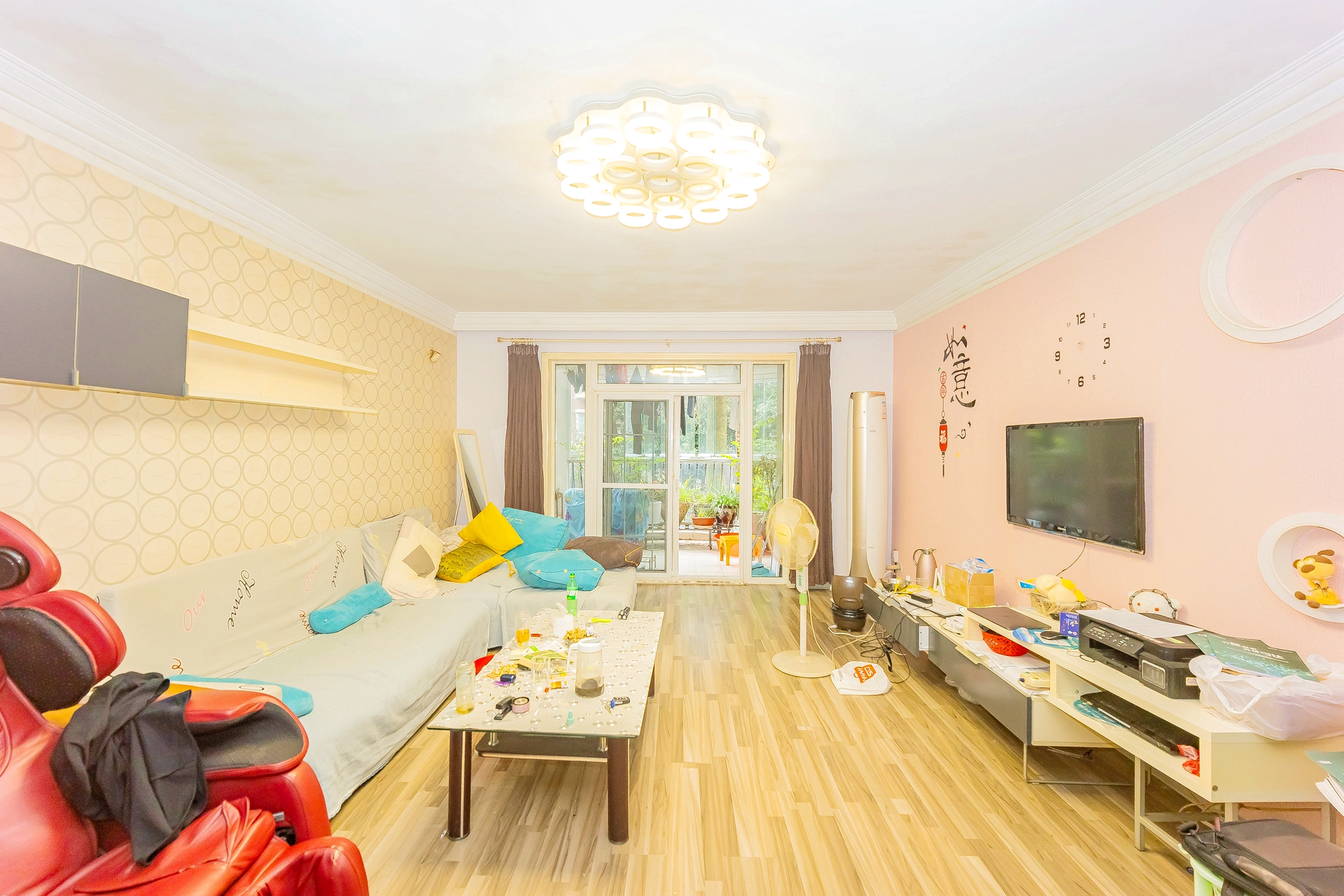 鸿铭中心 3室2厅2卫 106.0万 鸿铭中心 3室2厅2卫 106.0万客厅