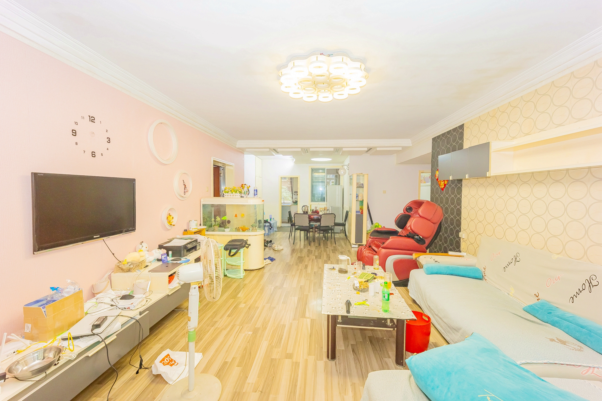 鸿铭中心 3室2厅2卫 106.0万 鸿铭中心 3室2厅2卫 106.0万客厅