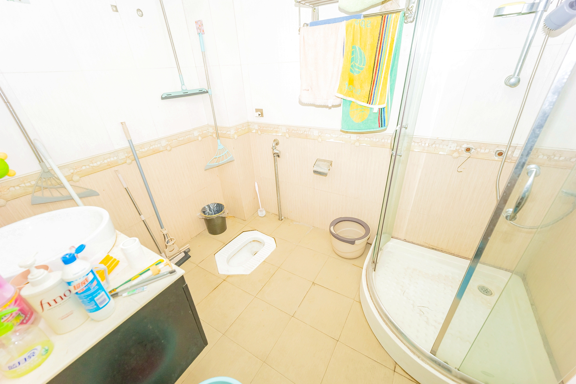 鸿铭中心 3室2厅2卫 106.0万 鸿铭中心 3室2厅2卫 106.0万卫生间