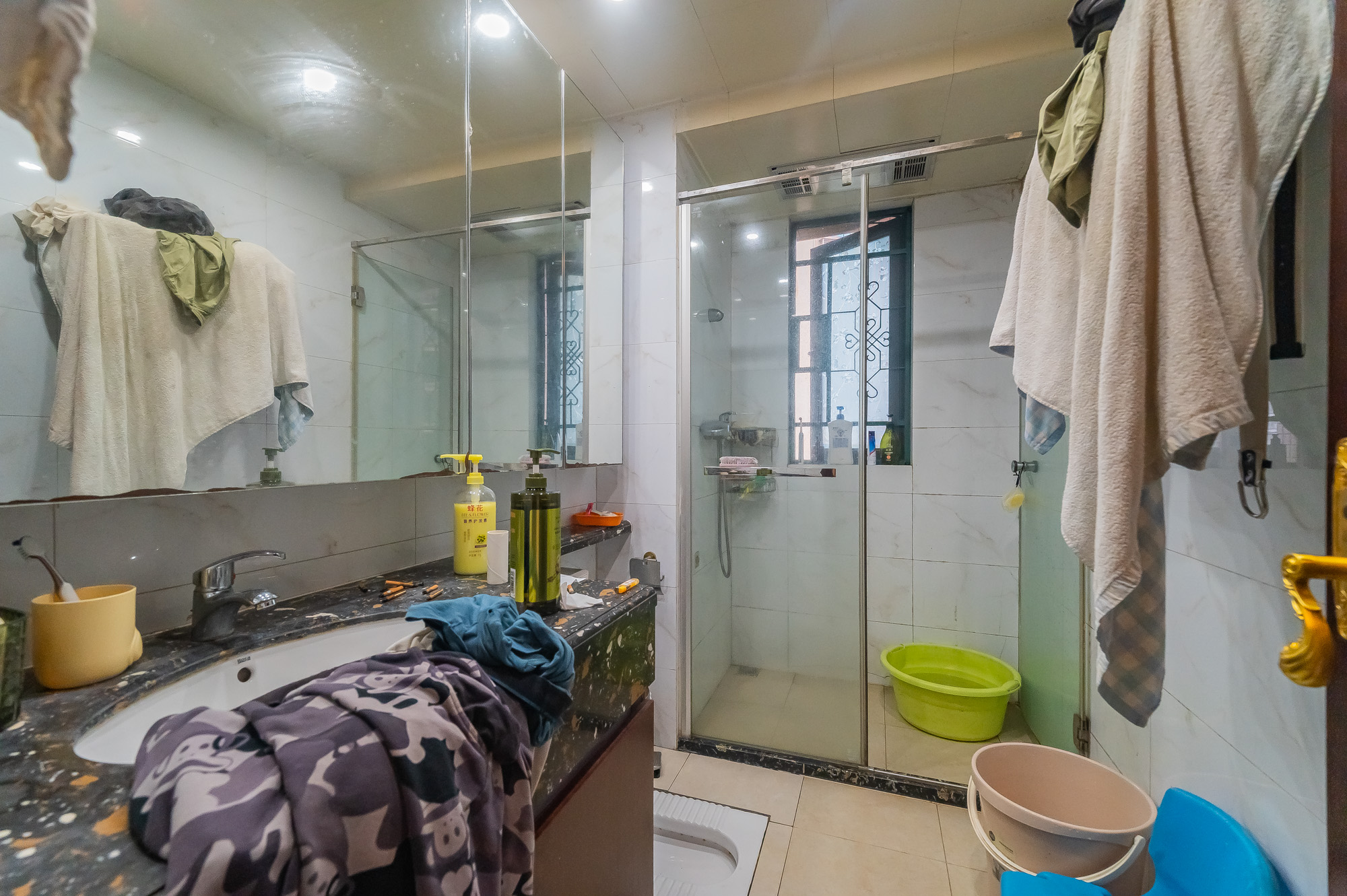 恒大翡翠华庭  3室2厅2卫    90.8万卫生间