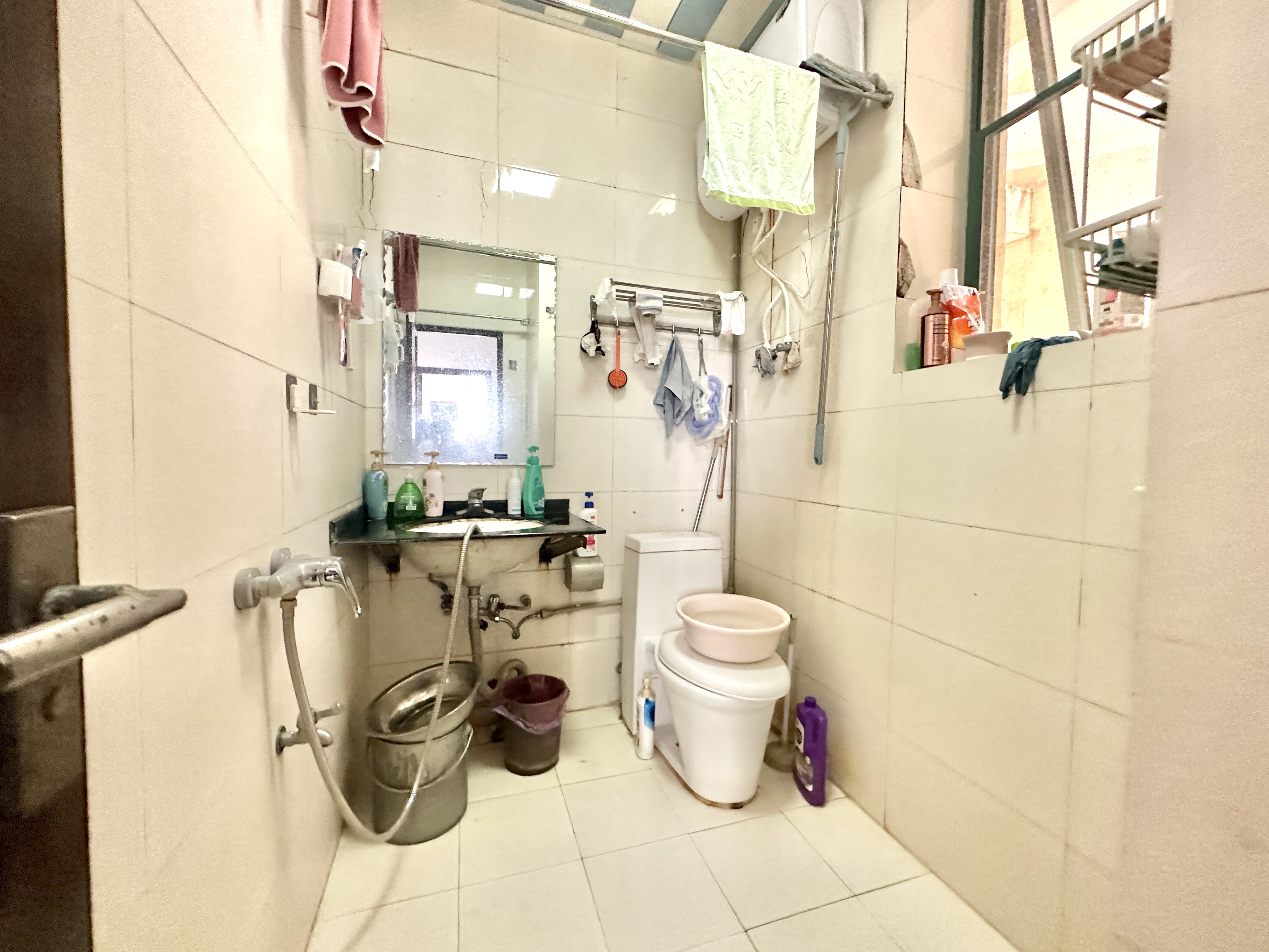 富骅大厦 2室1厅1卫 79.80万 富骅大厦 2室1厅1卫 79.80万卫生间