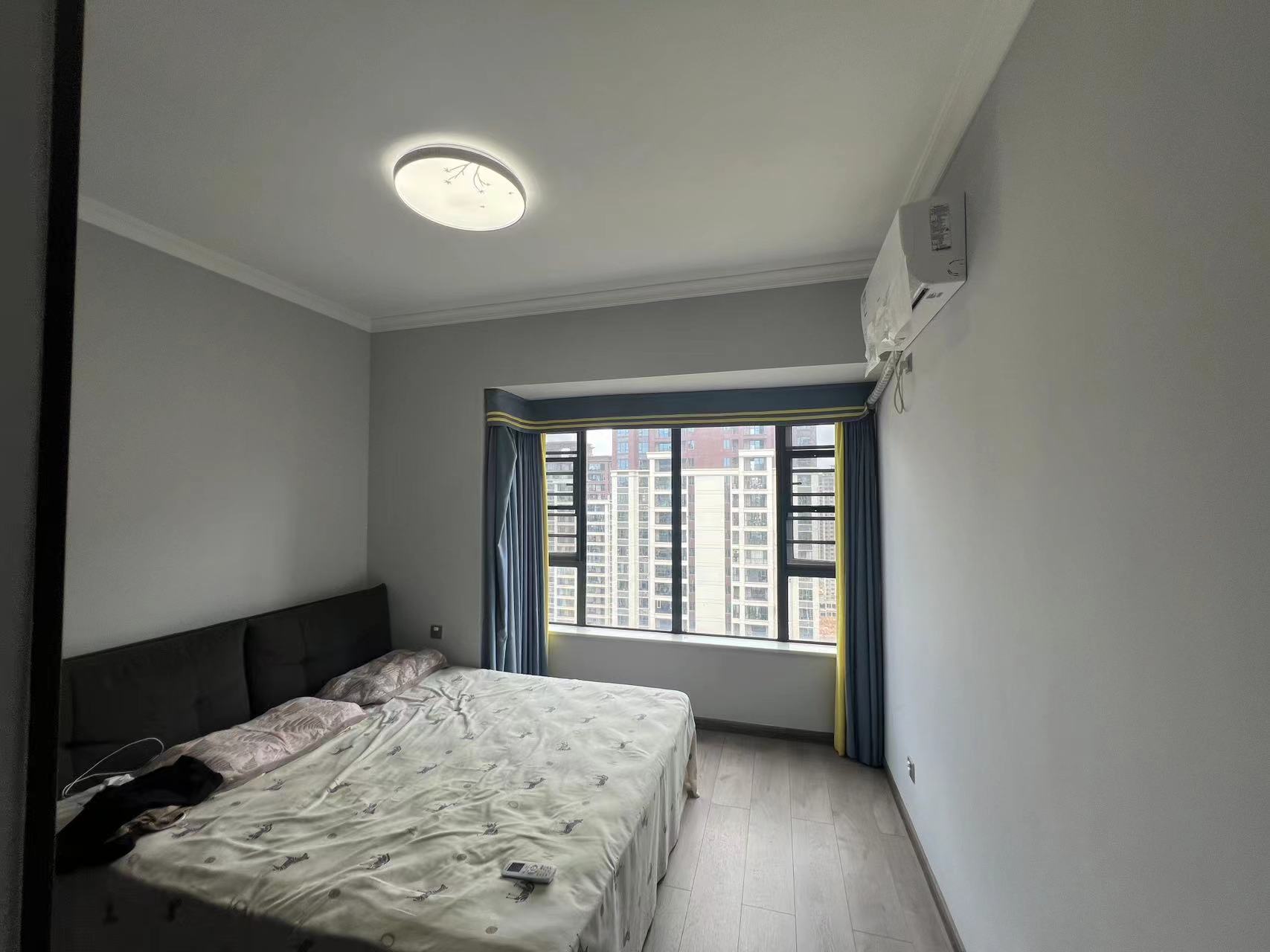 紫金华府 4室2厅1卫 85.0万 紫金华府 4室2厅1卫 85.0万室内图