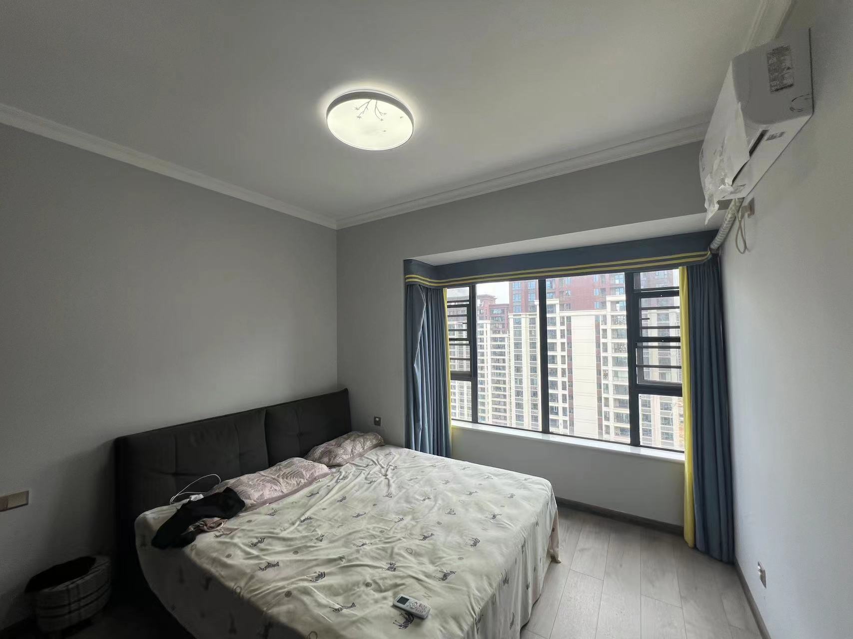 紫金华府 4室2厅1卫 85.0万 紫金华府 4室2厅1卫 85.0万室内图