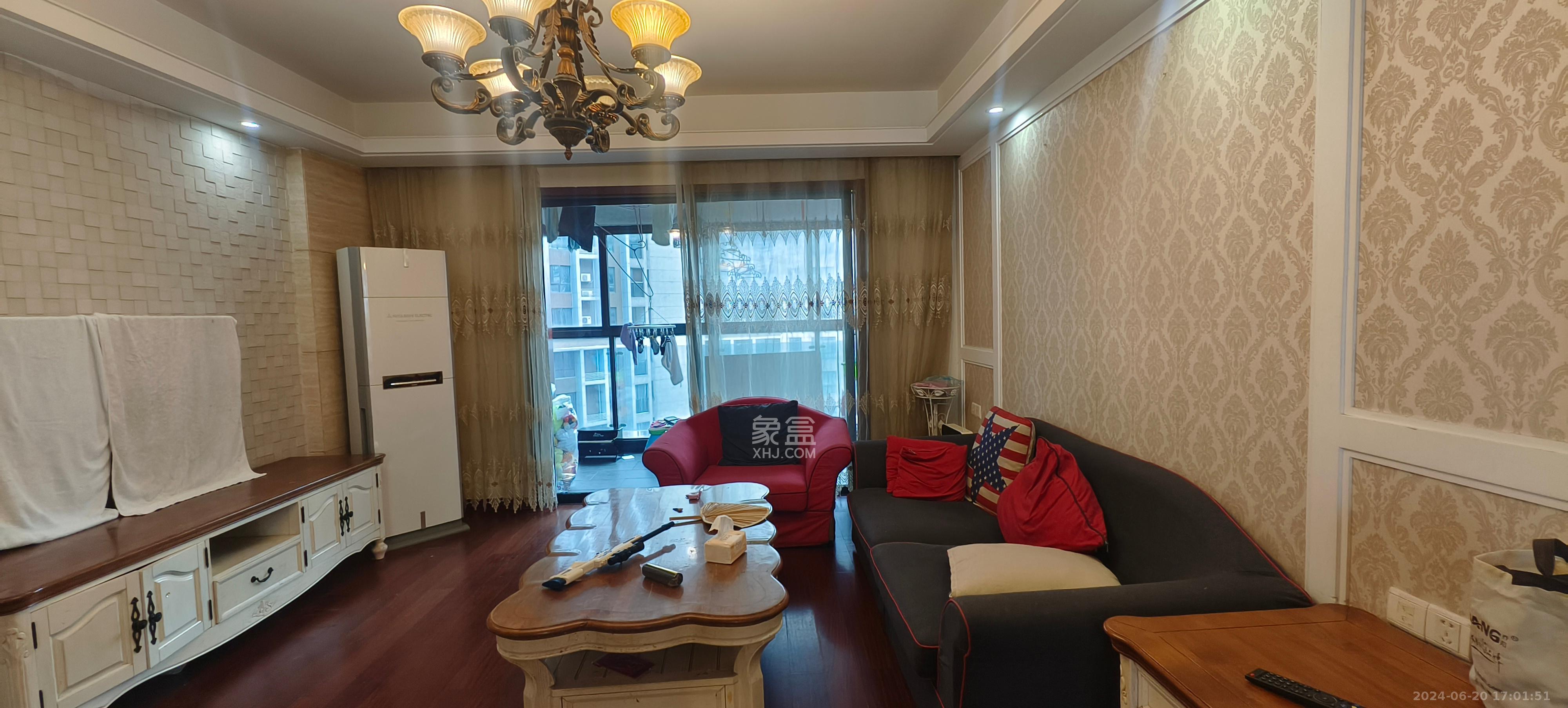 达美D6区  4室2厅2卫    3300.0元/月室内图