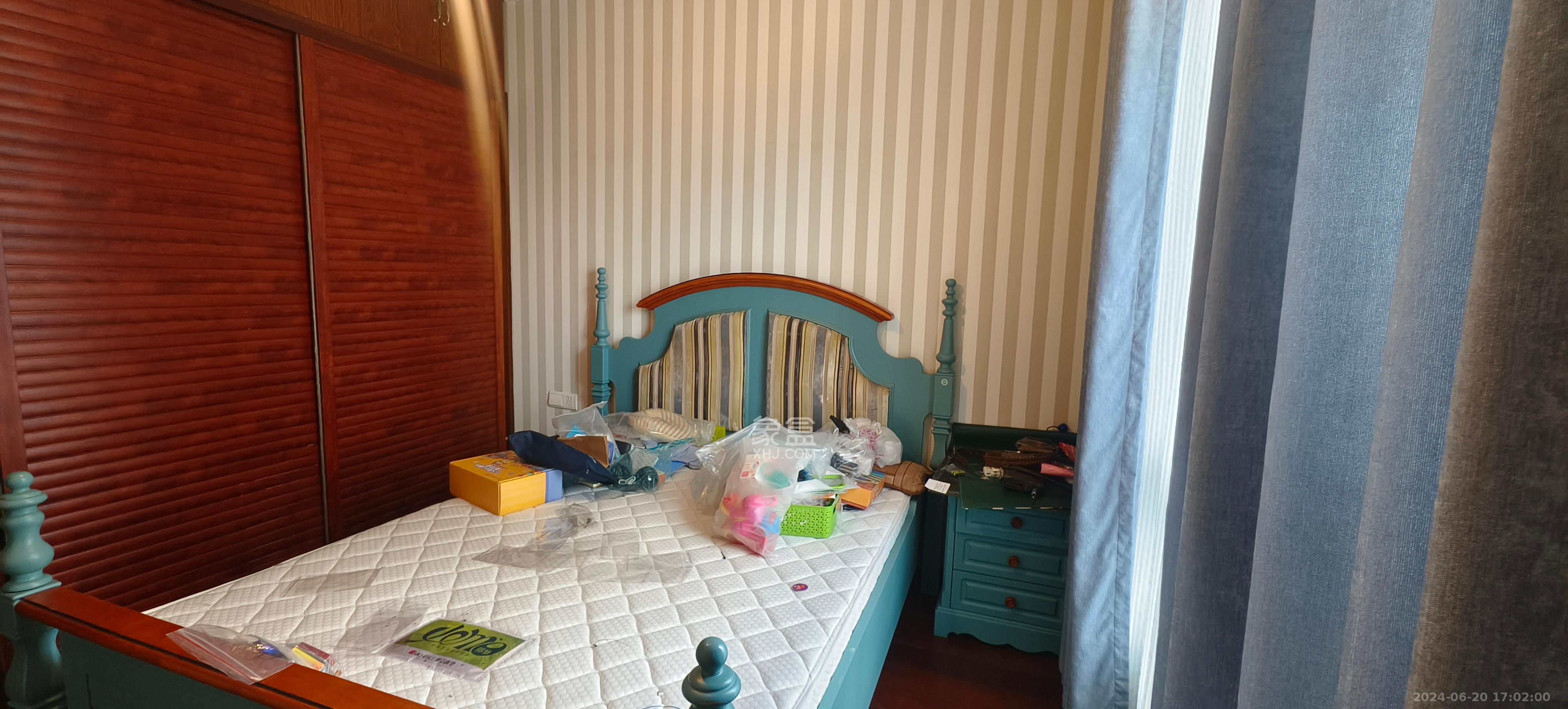 达美D6区  4室2厅2卫    3300.0元/月室内图