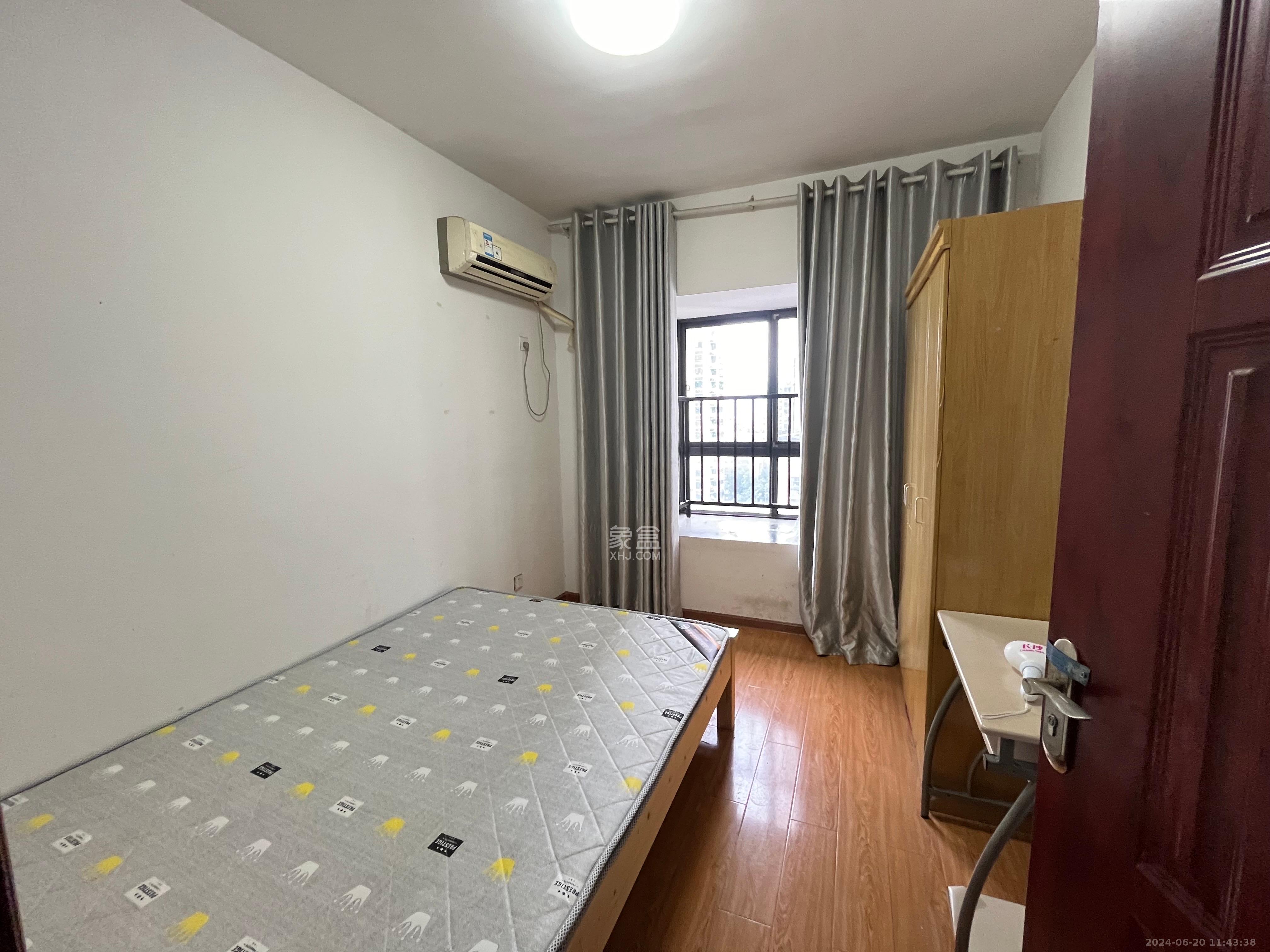 曙光领峰（曙光家园）  3室2厅1卫   2700.00元/月室内图
