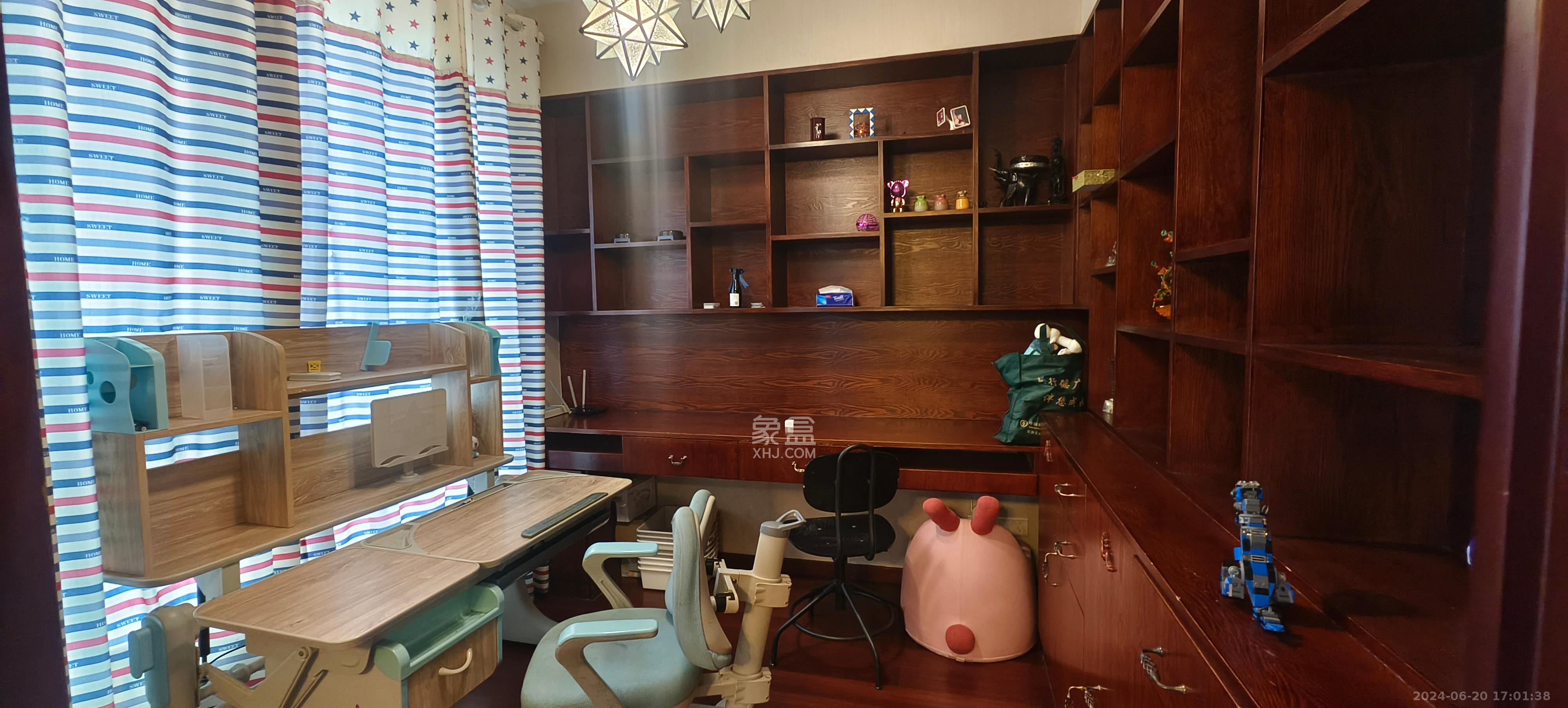 达美D6区  4室2厅2卫    3300.0元/月室内图1