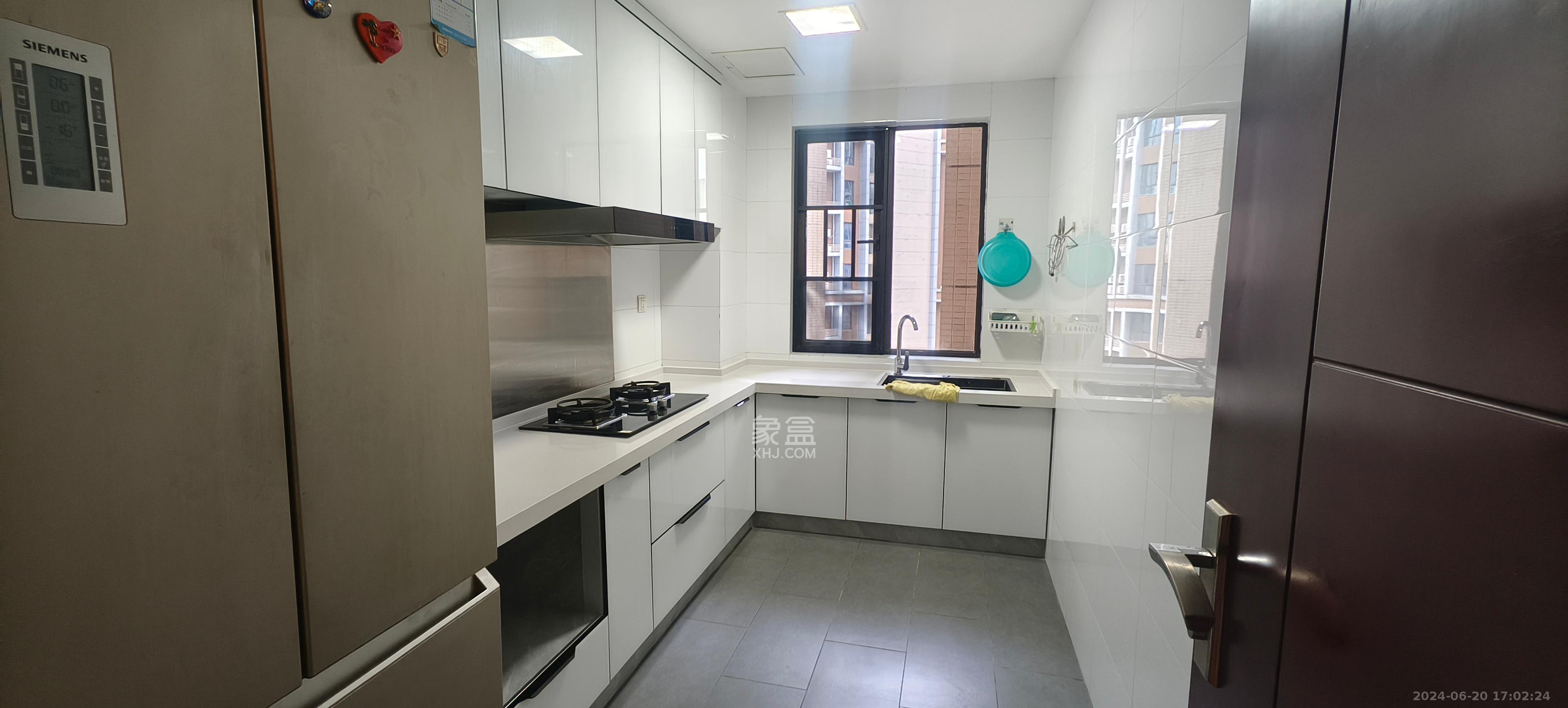 达美D6区 4室2厅2卫 3300.0元/月 达美D6区 4室2厅2卫 3300.0元/月室内图