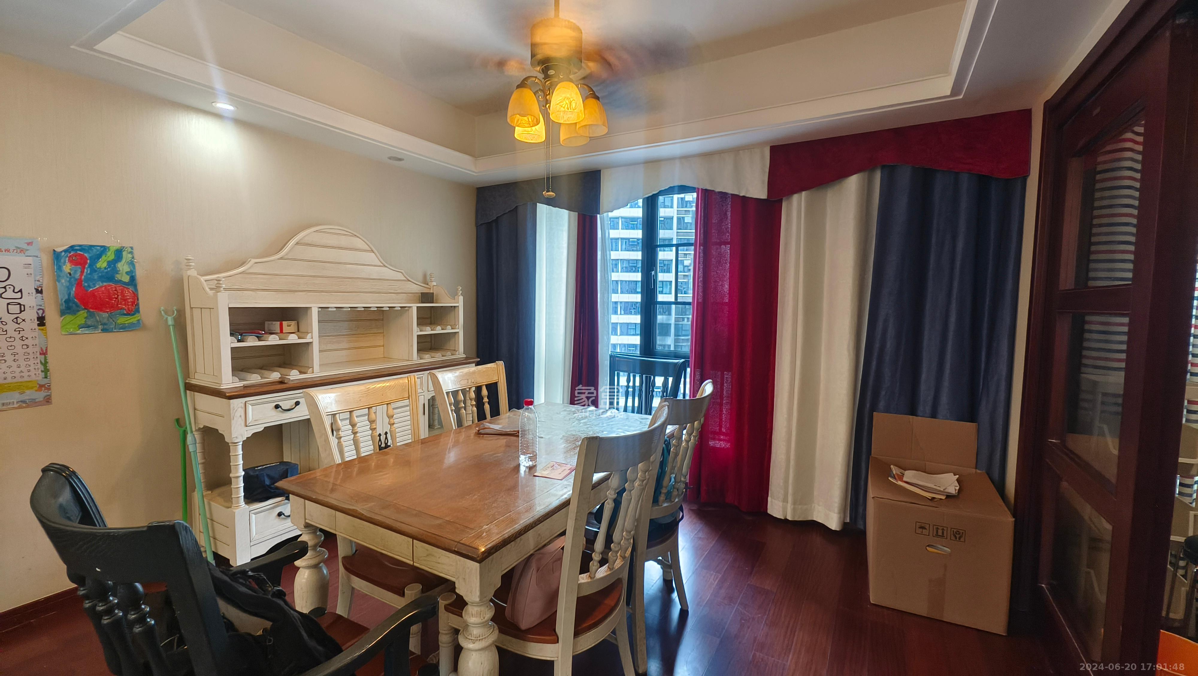 达美D6区 4室2厅2卫 3300.0元/月 达美D6区 4室2厅2卫 3300.0元/月室内图