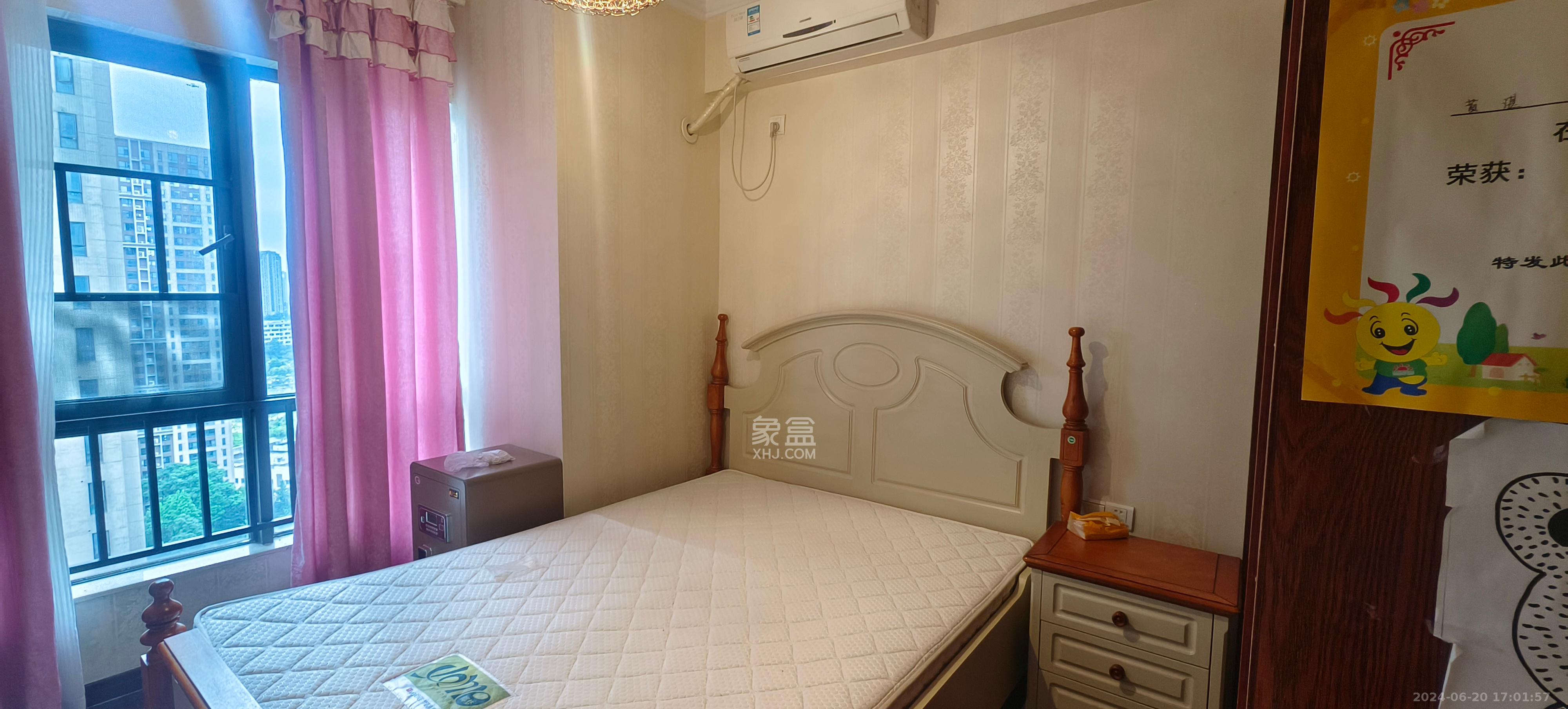 达美D6区  4室2厅2卫    3300.0元/月室内图