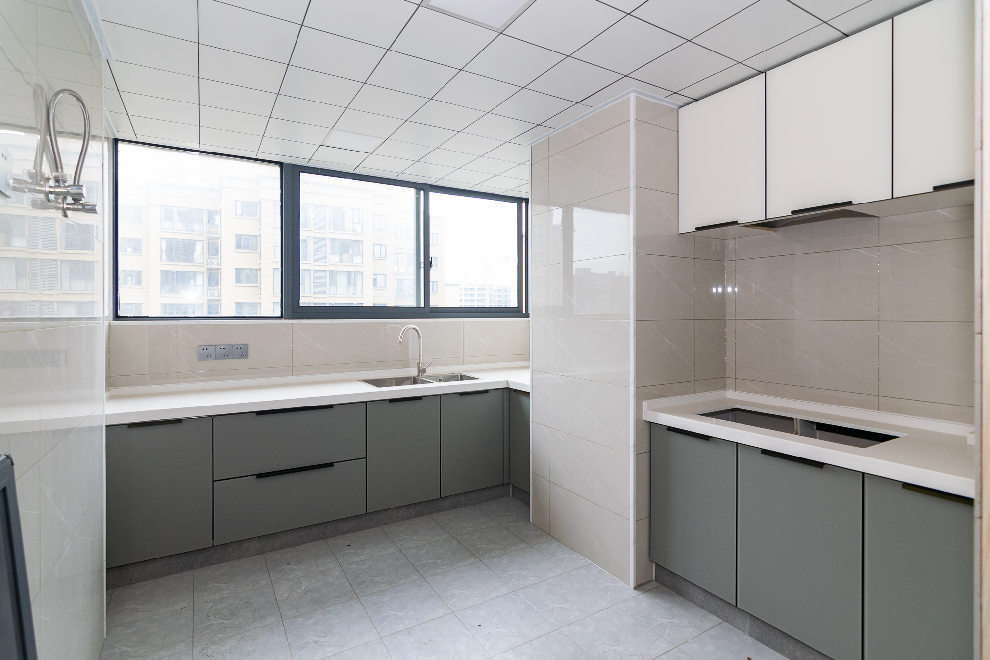 澳海澜庭 3室2厅2卫 78.0万 澳海澜庭 3室2厅2卫 78.0万厨房