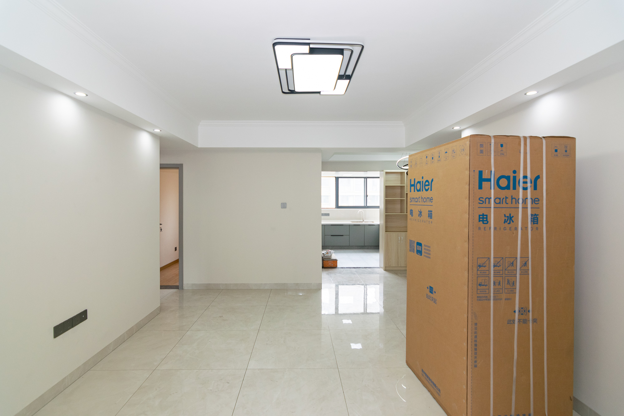 澳海澜庭 3室2厅2卫 78.0万 澳海澜庭 3室2厅2卫 78.0万客厅