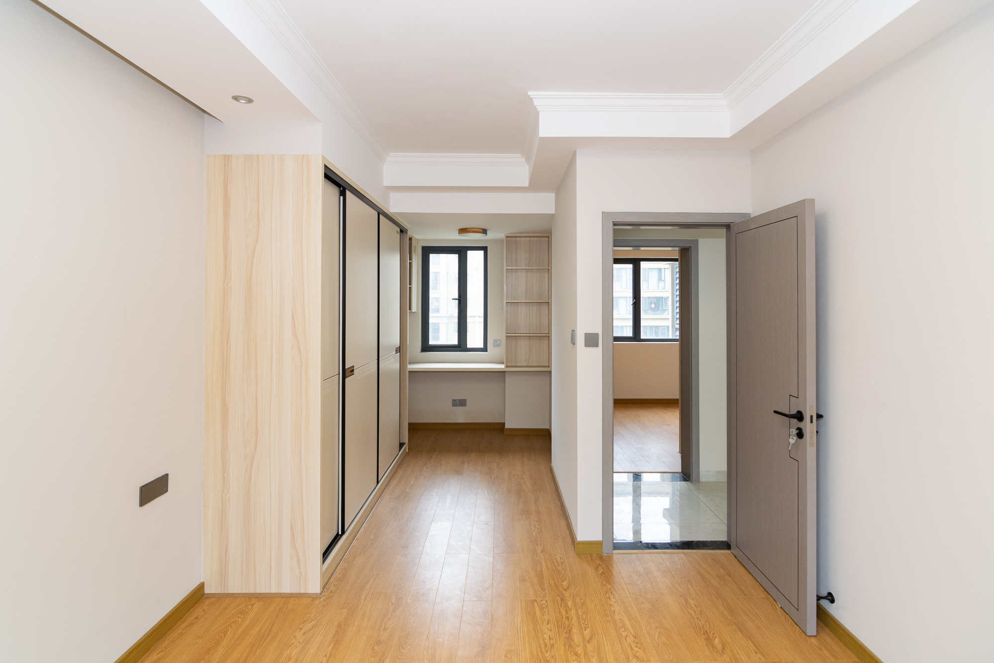 澳海澜庭 3室2厅2卫 78.0万 澳海澜庭 3室2厅2卫 78.0万卧室