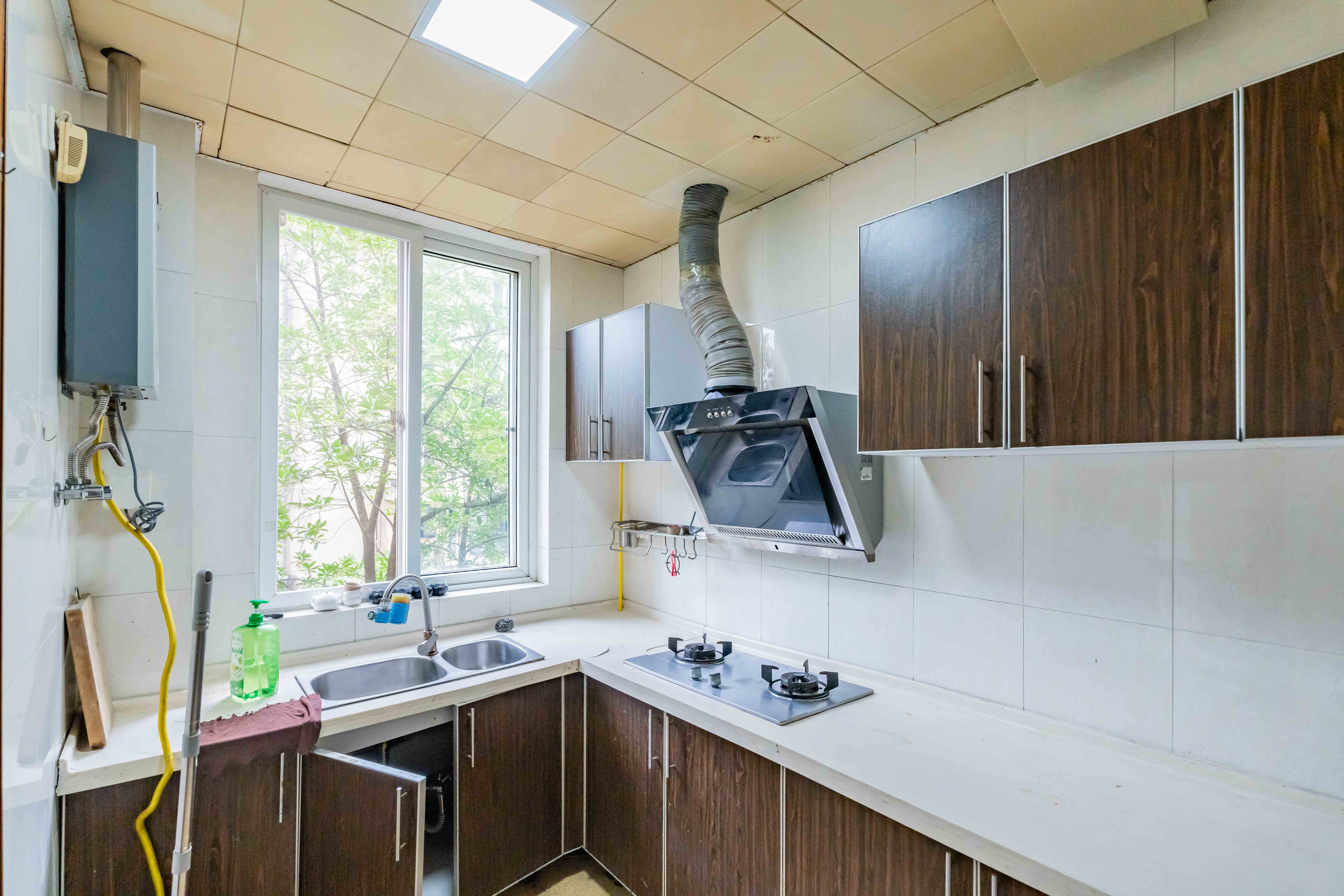 圣爵菲斯  3室2厅1卫    99.8万 圣爵菲斯  3室2厅1卫    99.8万厨房