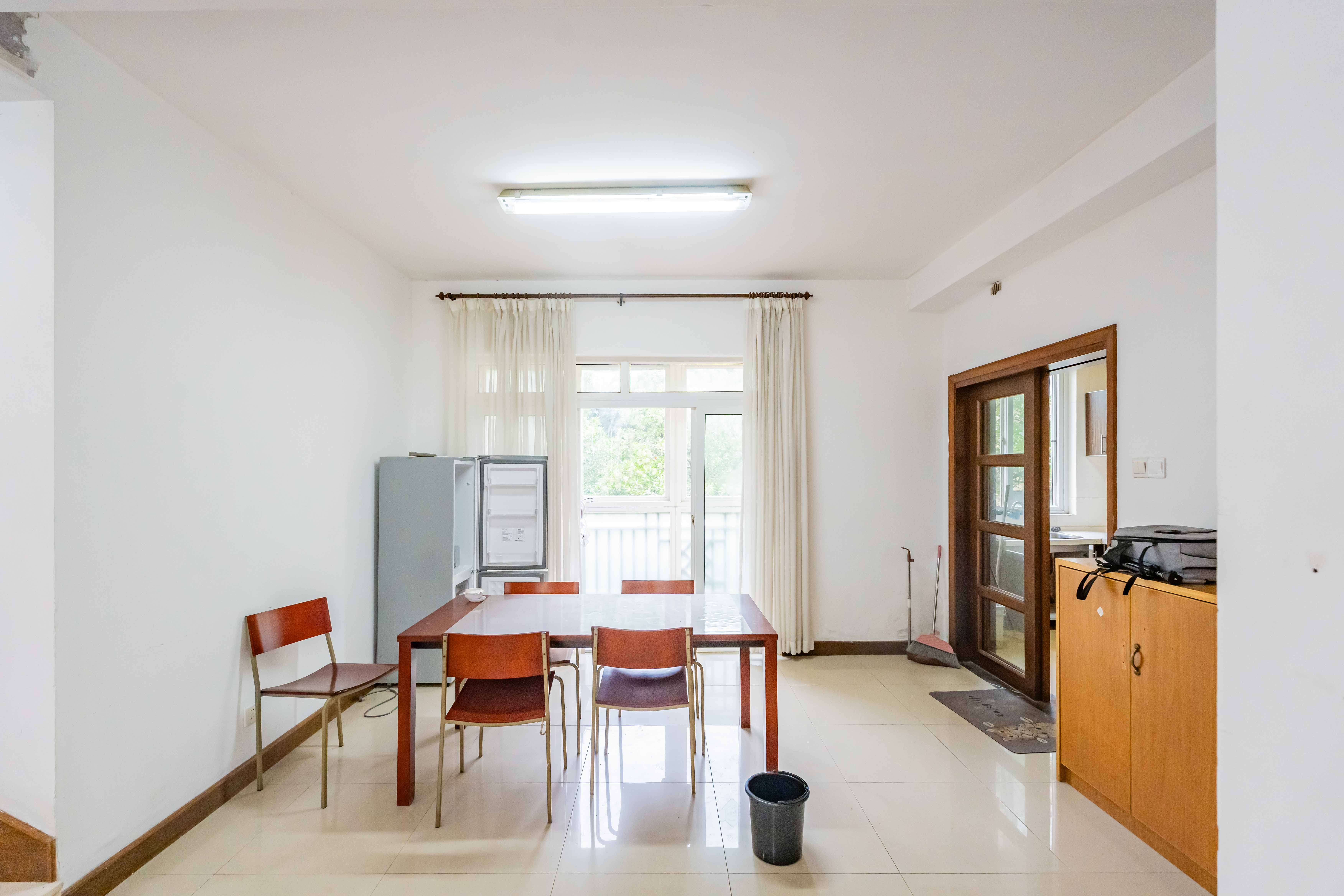 圣爵菲斯  3室2厅1卫    99.8万 圣爵菲斯  3室2厅1卫    99.8万客厅